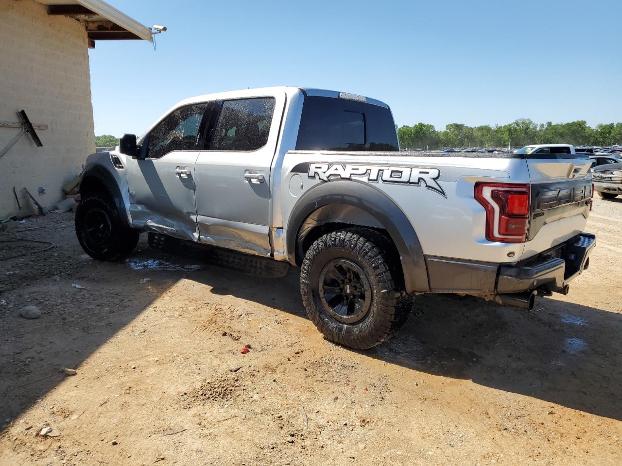 Photo 1 VIN: 1FTFW1RG9JFB20988 - FORD F-150 