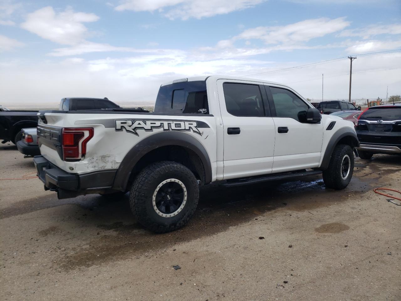 Photo 2 VIN: 1FTFW1RGXJFB95294 - FORD F-150 