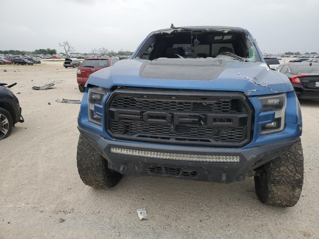 Photo 4 VIN: 1FTFW1RGXKFA61130 - FORD F-150 