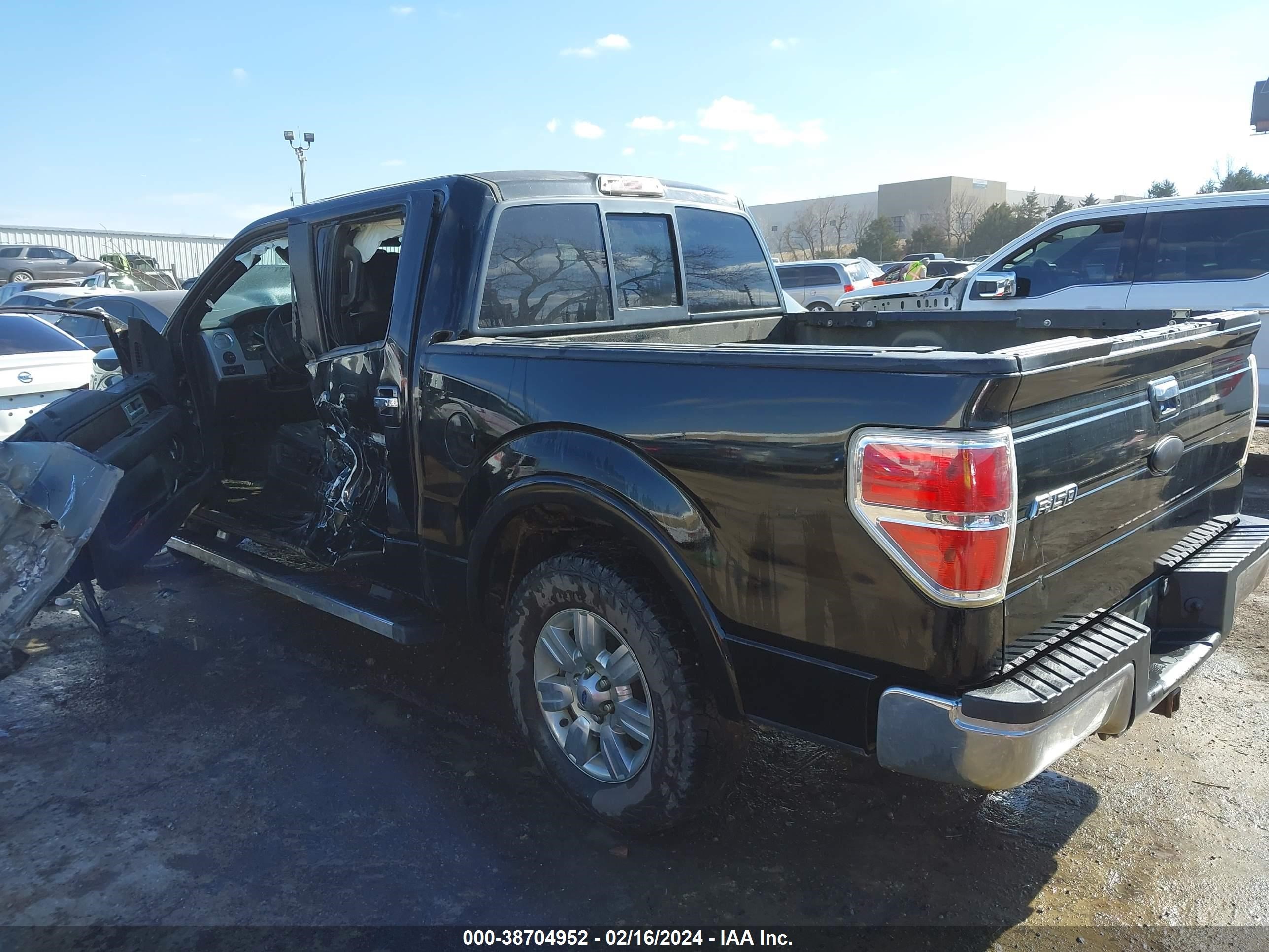 Photo 2 VIN: 1FTFWICT1CTD10171 - FORD F-150 