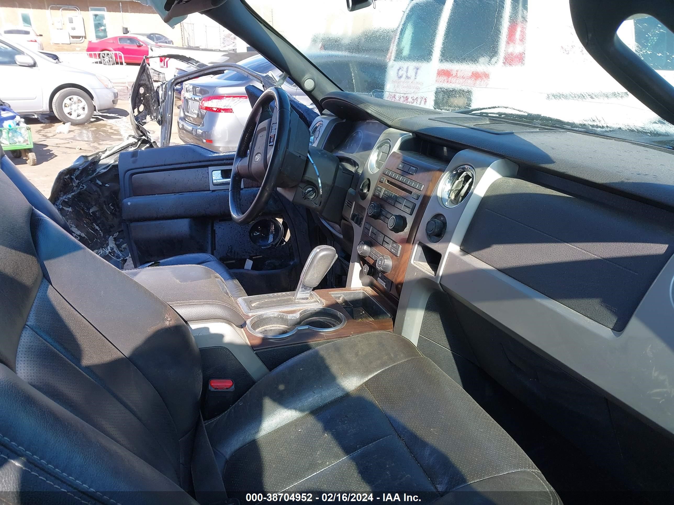 Photo 4 VIN: 1FTFWICT1CTD10171 - FORD F-150 