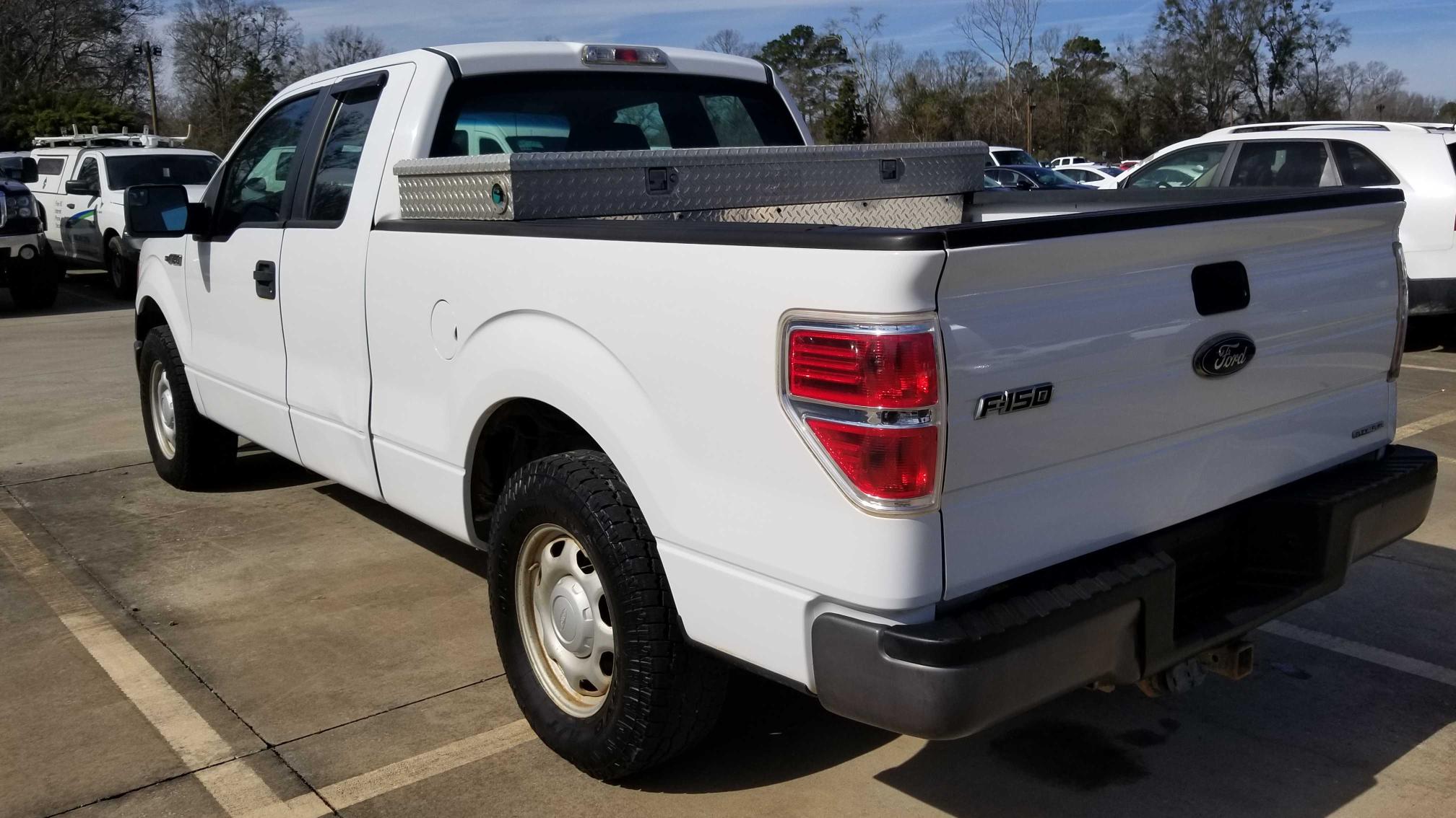 Photo 2 VIN: 1FTFX1CF3CFB16046 - FORD F150 SUPER 