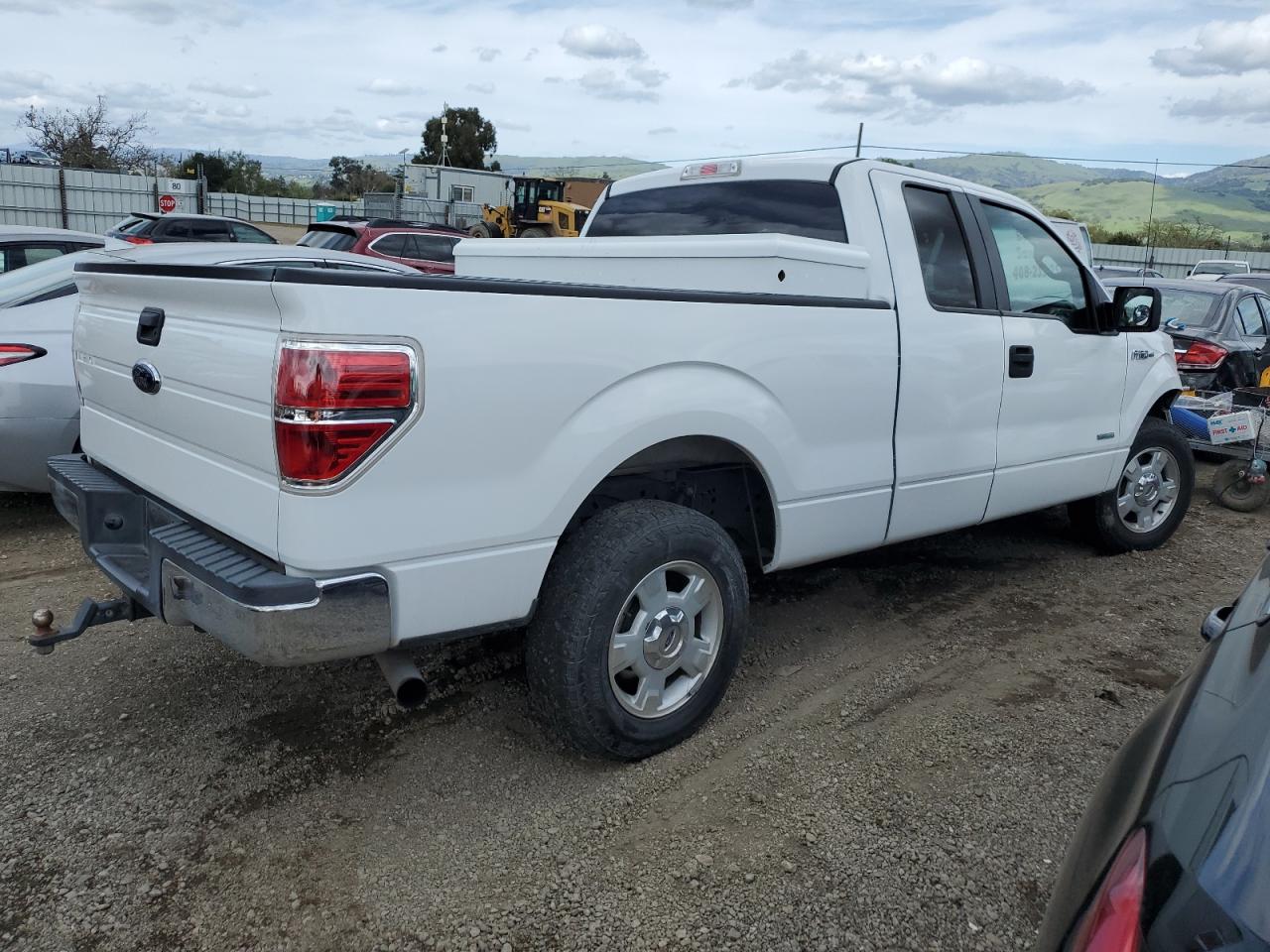 Photo 2 VIN: 1FTFX1CT9DFC13761 - FORD F-150 