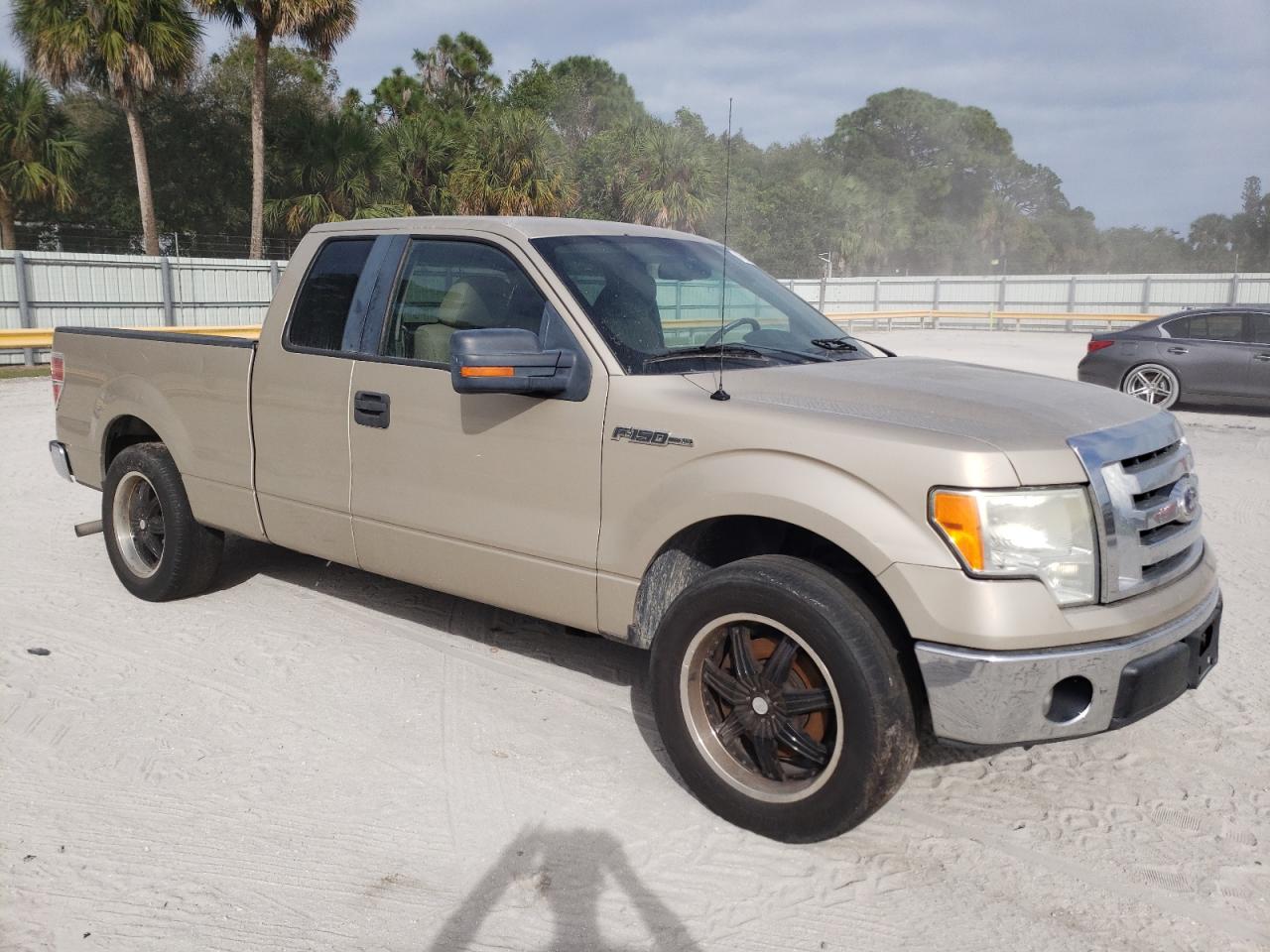 Photo 3 VIN: 1FTFX1CV4AFB10082 - FORD F-150 