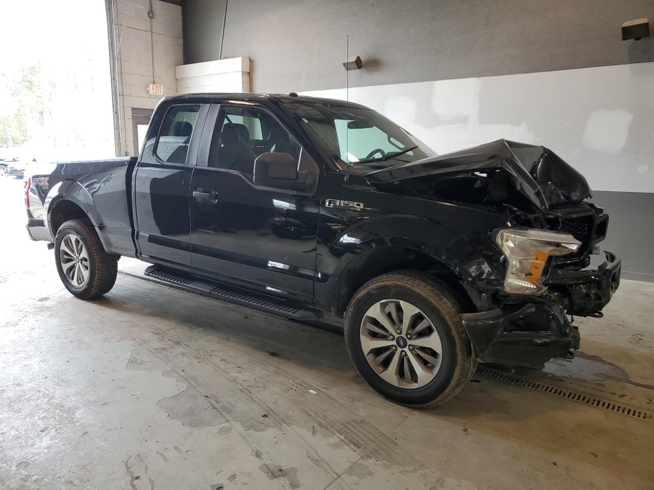 Photo 3 VIN: 1FTFX1E53JFB41241 - FORD F-150 