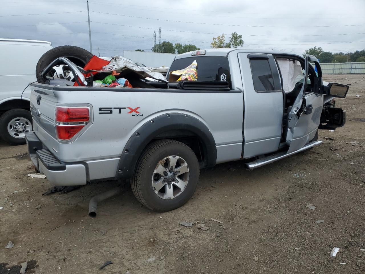 Photo 2 VIN: 1FTFX1EF5DKD58701 - FORD F-150 