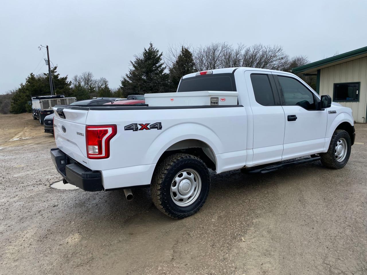 Photo 3 VIN: 1FTFX1EF6GKF10571 - FORD F-150 