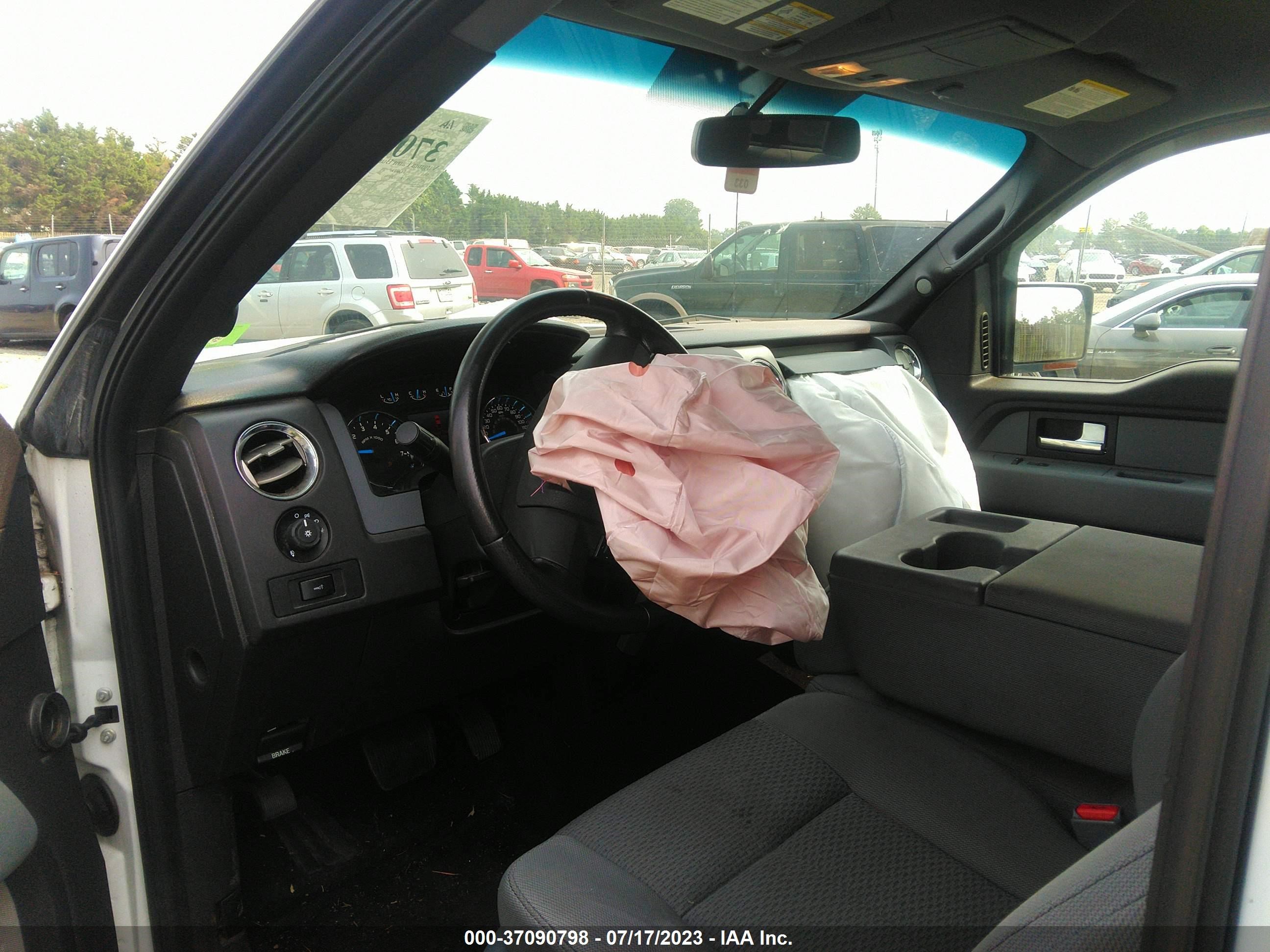 Photo 4 VIN: 1FTFX1EFXEKF33512 - FORD F-150 