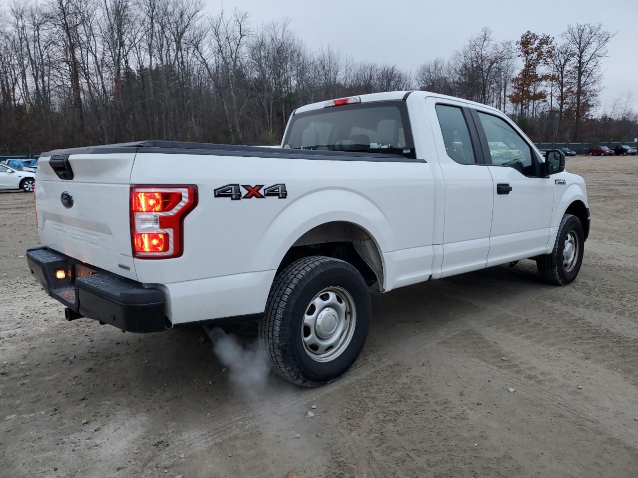 Photo 2 VIN: 1FTFX1EG6JFC56126 - FORD F-150 