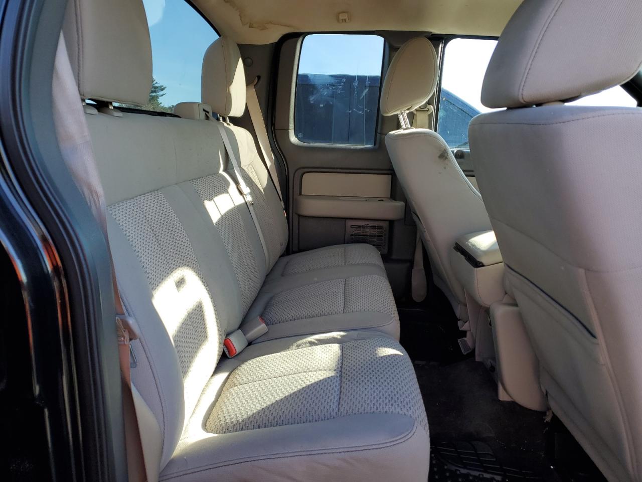 Photo 9 VIN: 1FTFX1EV6AFC42211 - FORD F-150 