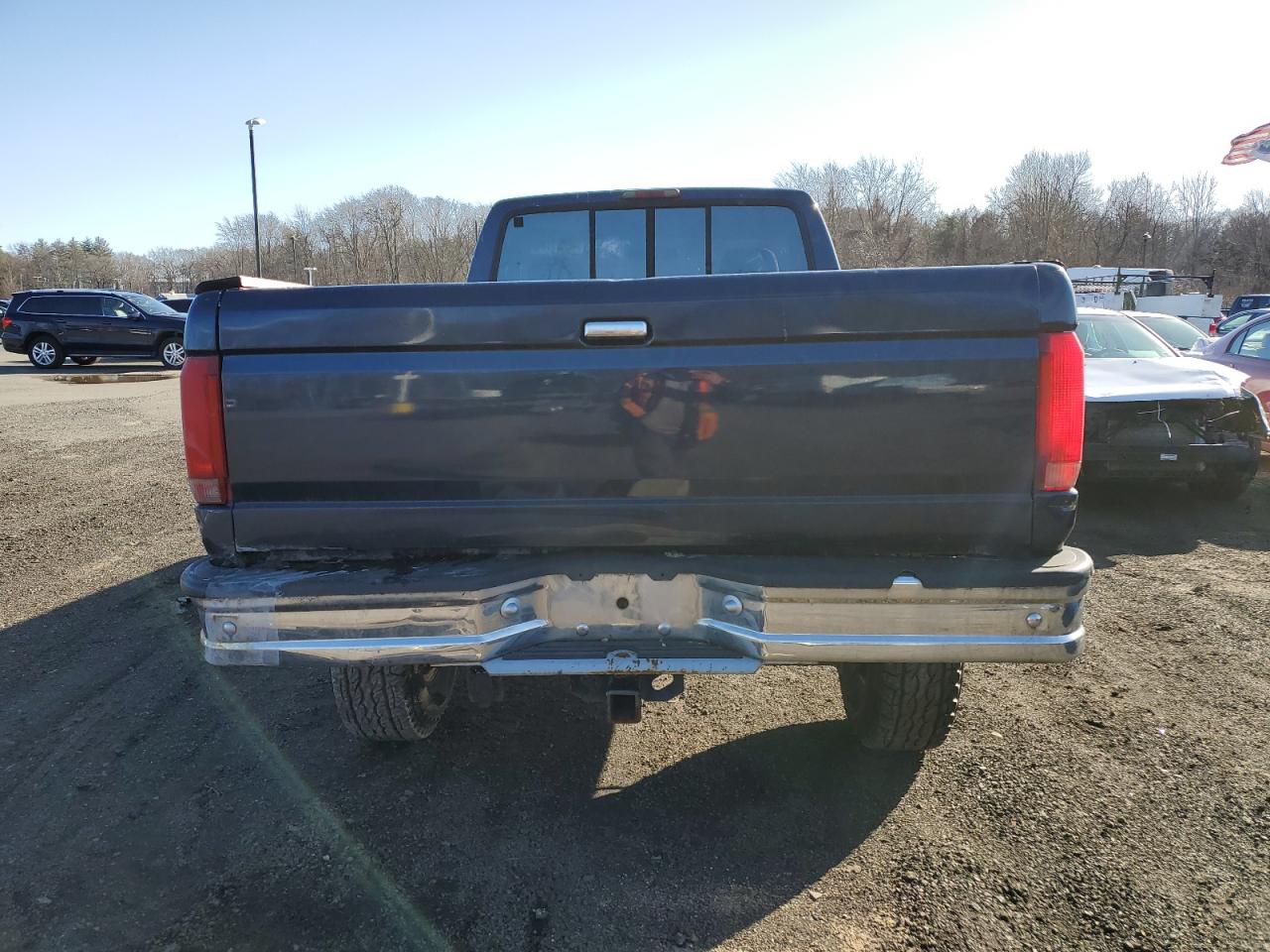 Photo 5 VIN: 1FTHF36H3SNB30991 - FORD F350 