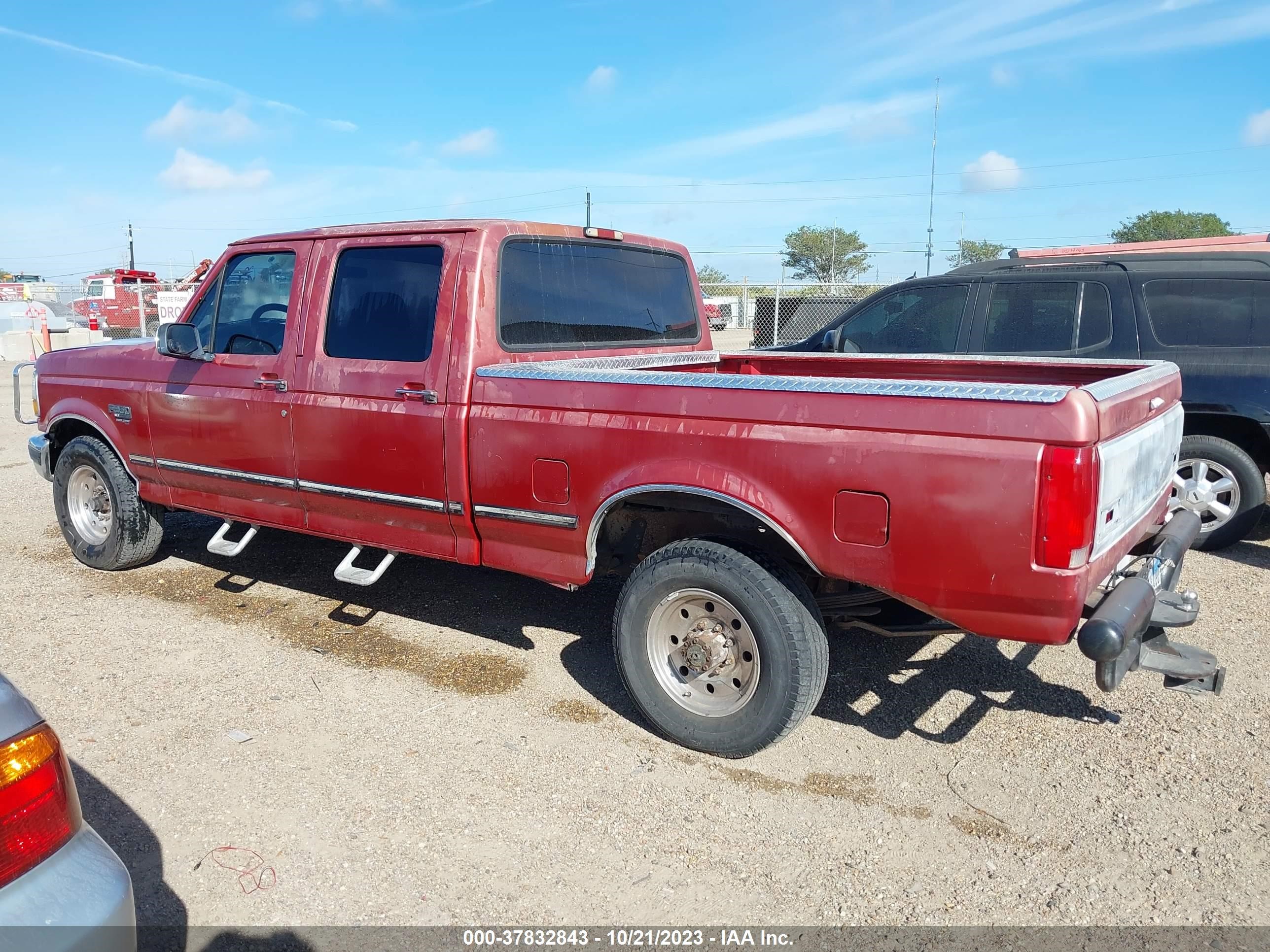 Photo 2 VIN: 1FTHW25F4TEA16252 - FORD F250 