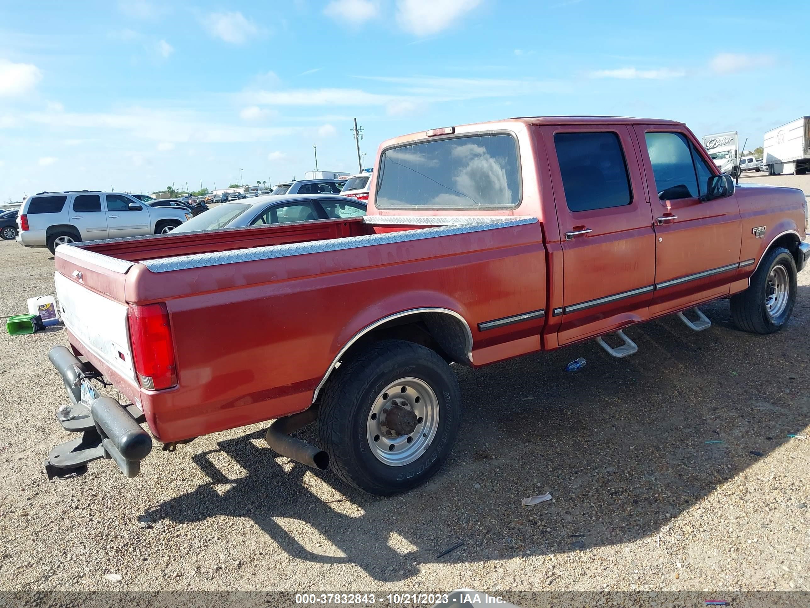 Photo 3 VIN: 1FTHW25F4TEA16252 - FORD F250 