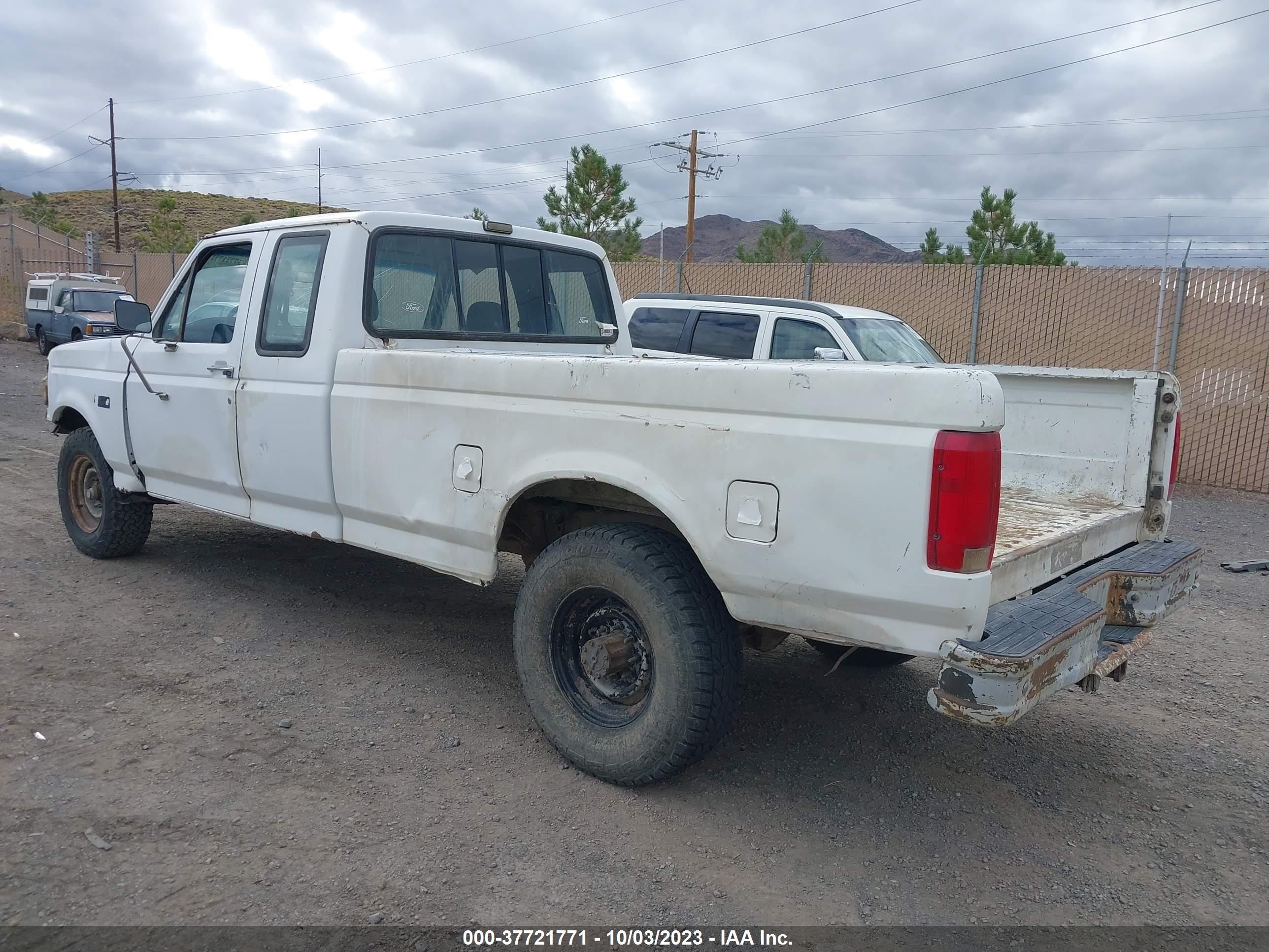 Photo 2 VIN: 1FTHX25H3NKA01907 - FORD F250 