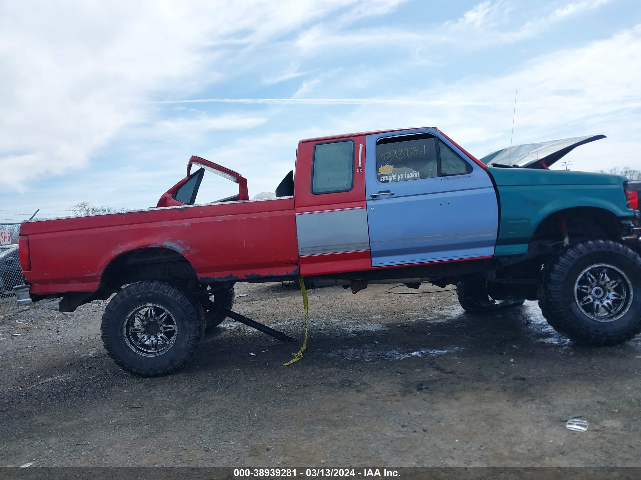 Photo 12 VIN: 1FTHX26F0SKA41337 - FORD F250 