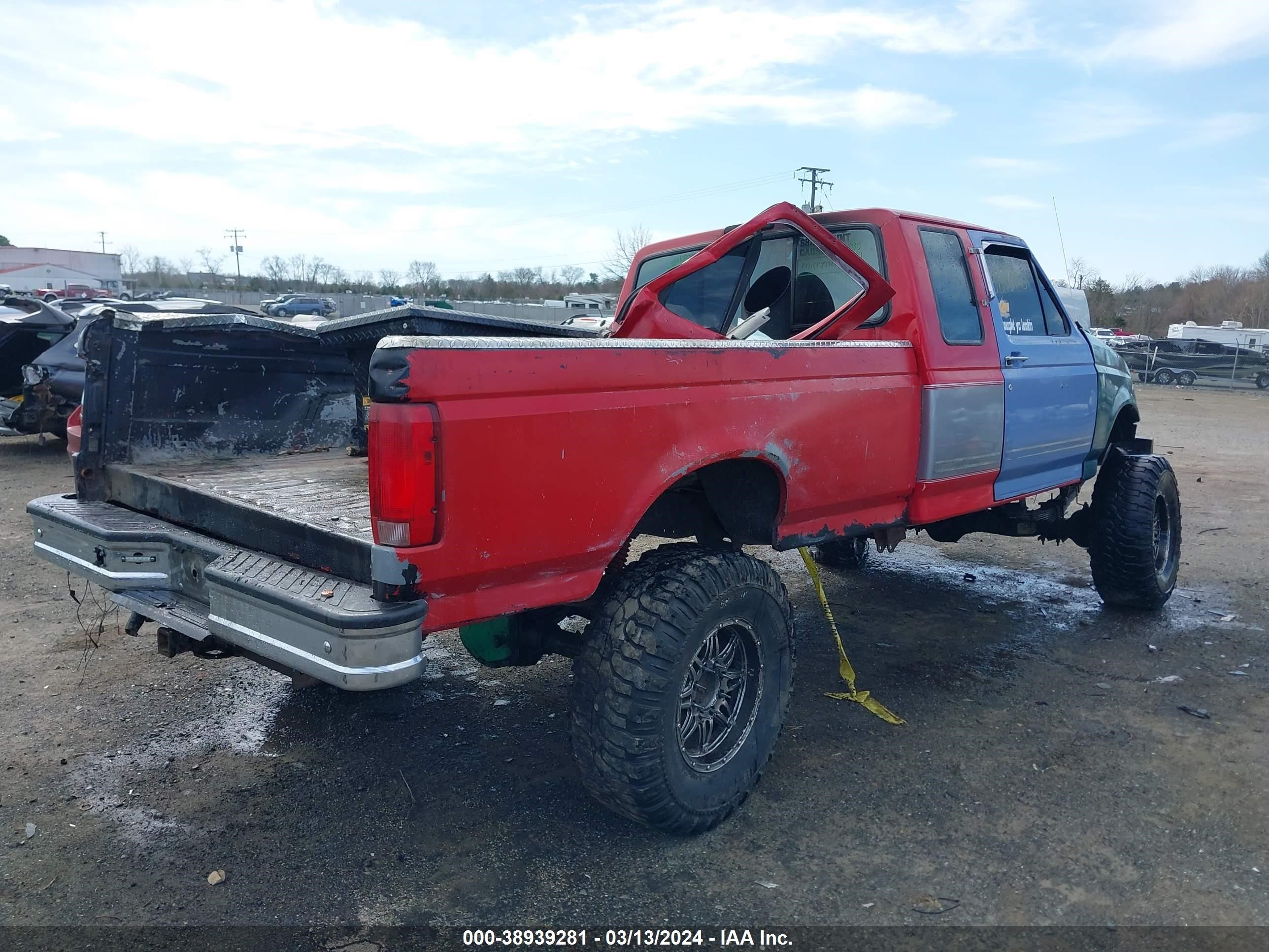 Photo 3 VIN: 1FTHX26F0SKA41337 - FORD F250 