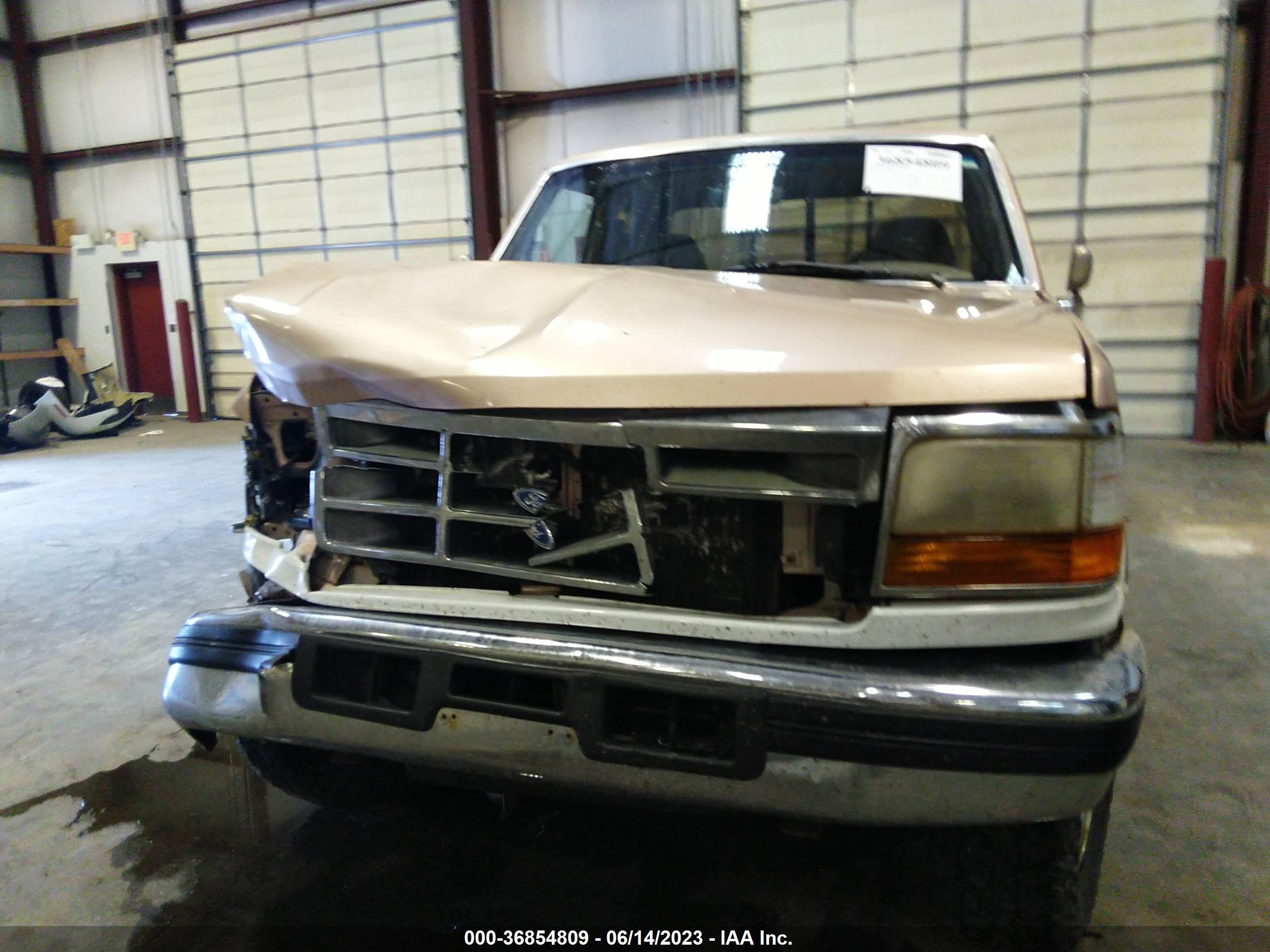 Photo 11 VIN: 1FTHX26F0TEB34732 - FORD F250 