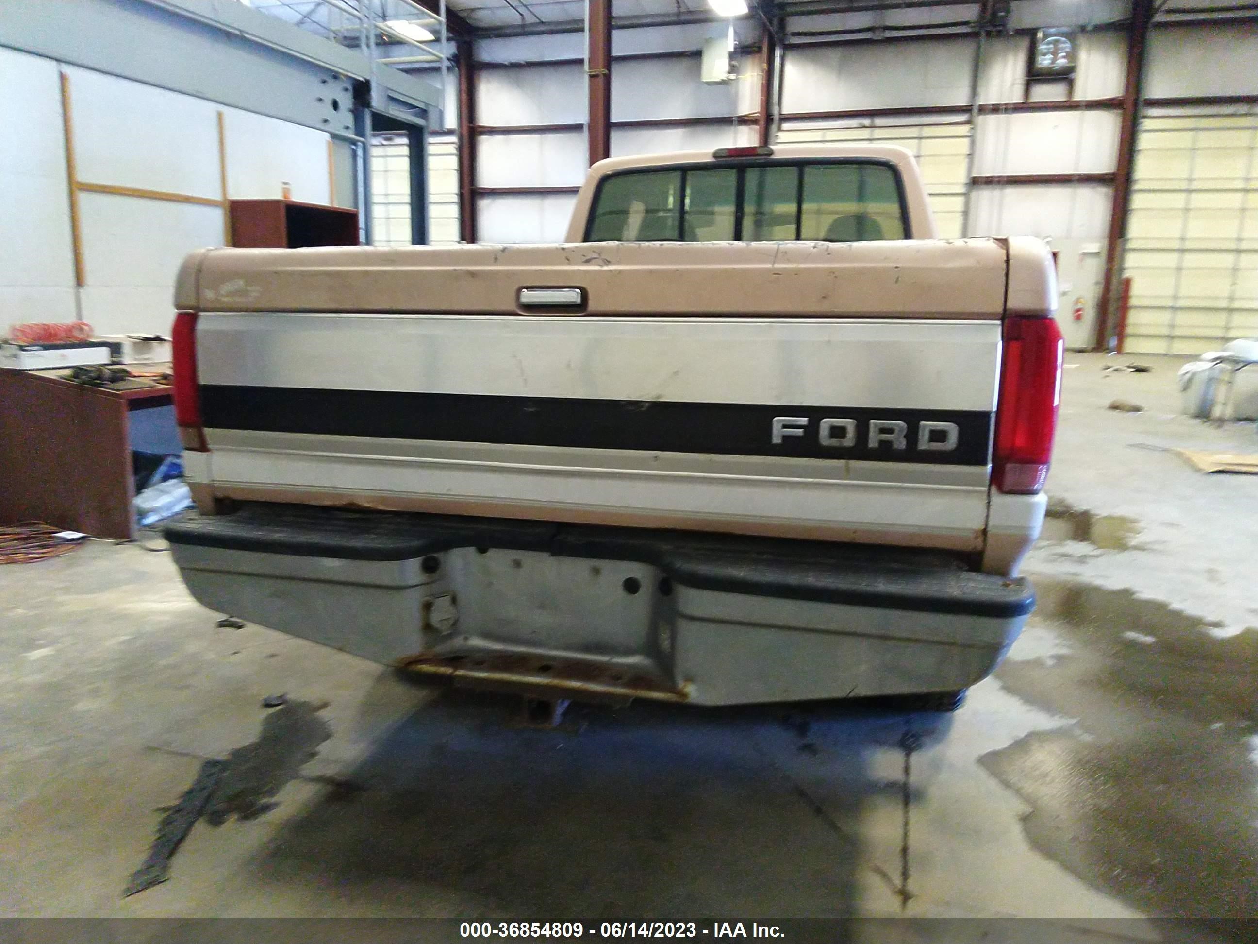 Photo 15 VIN: 1FTHX26F0TEB34732 - FORD F250 