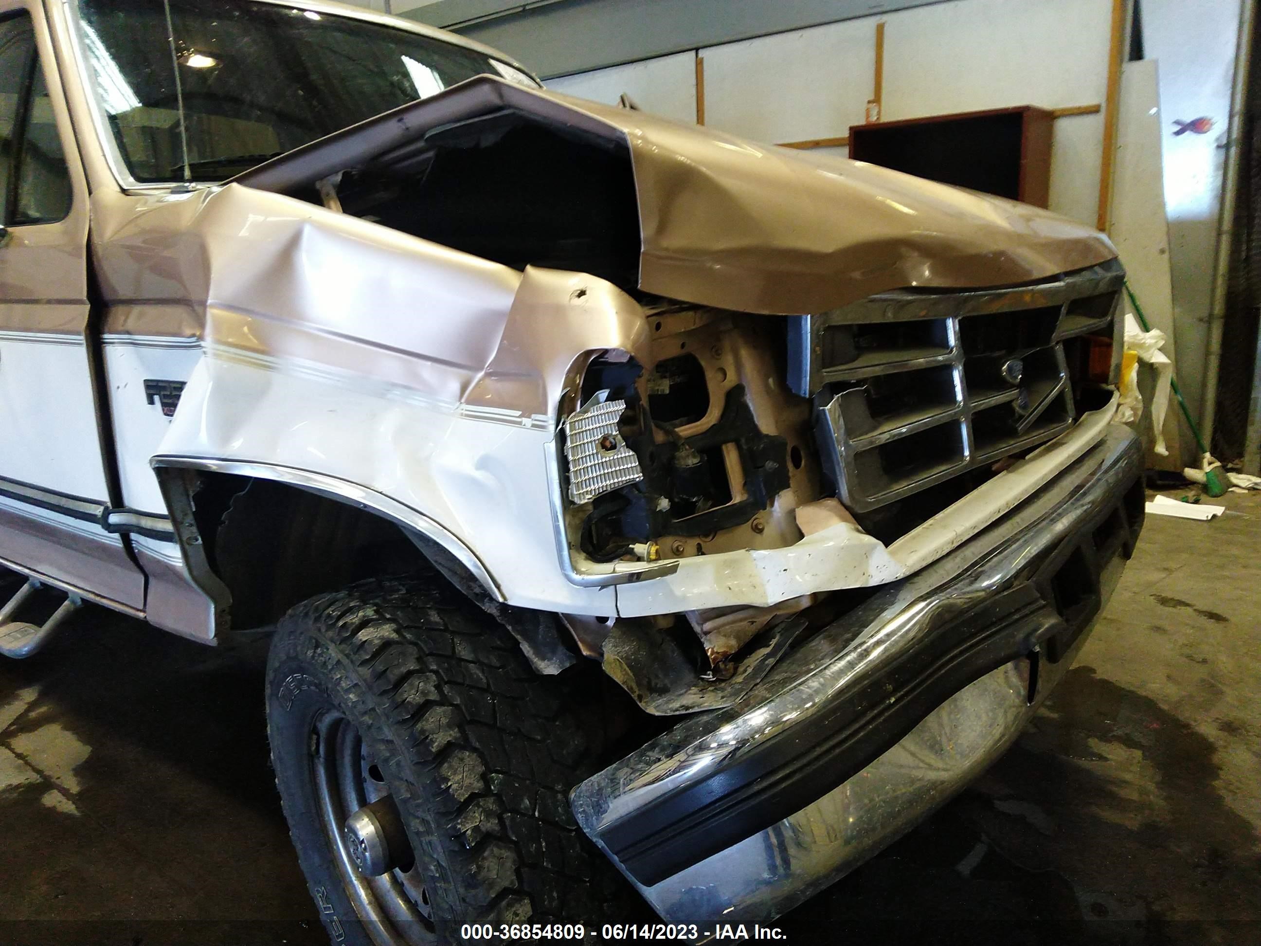 Photo 5 VIN: 1FTHX26F0TEB34732 - FORD F250 