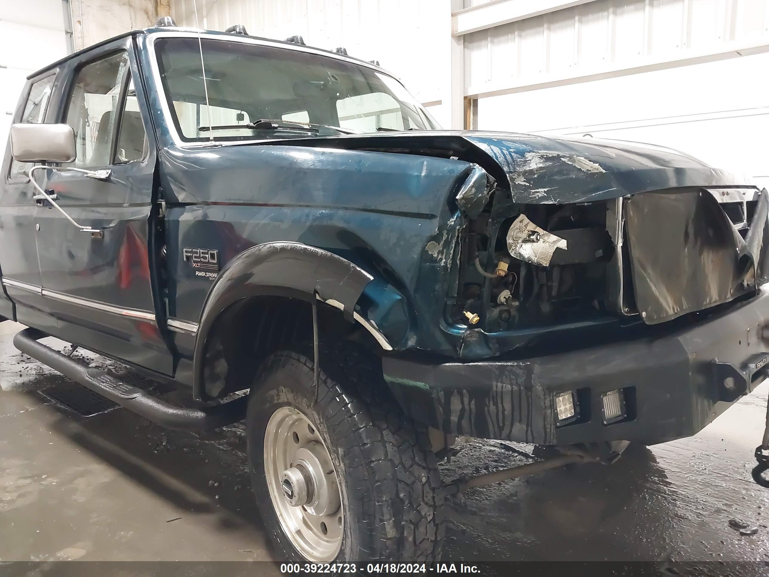 Photo 5 VIN: 1FTHX26F3TEB49631 - FORD F250 