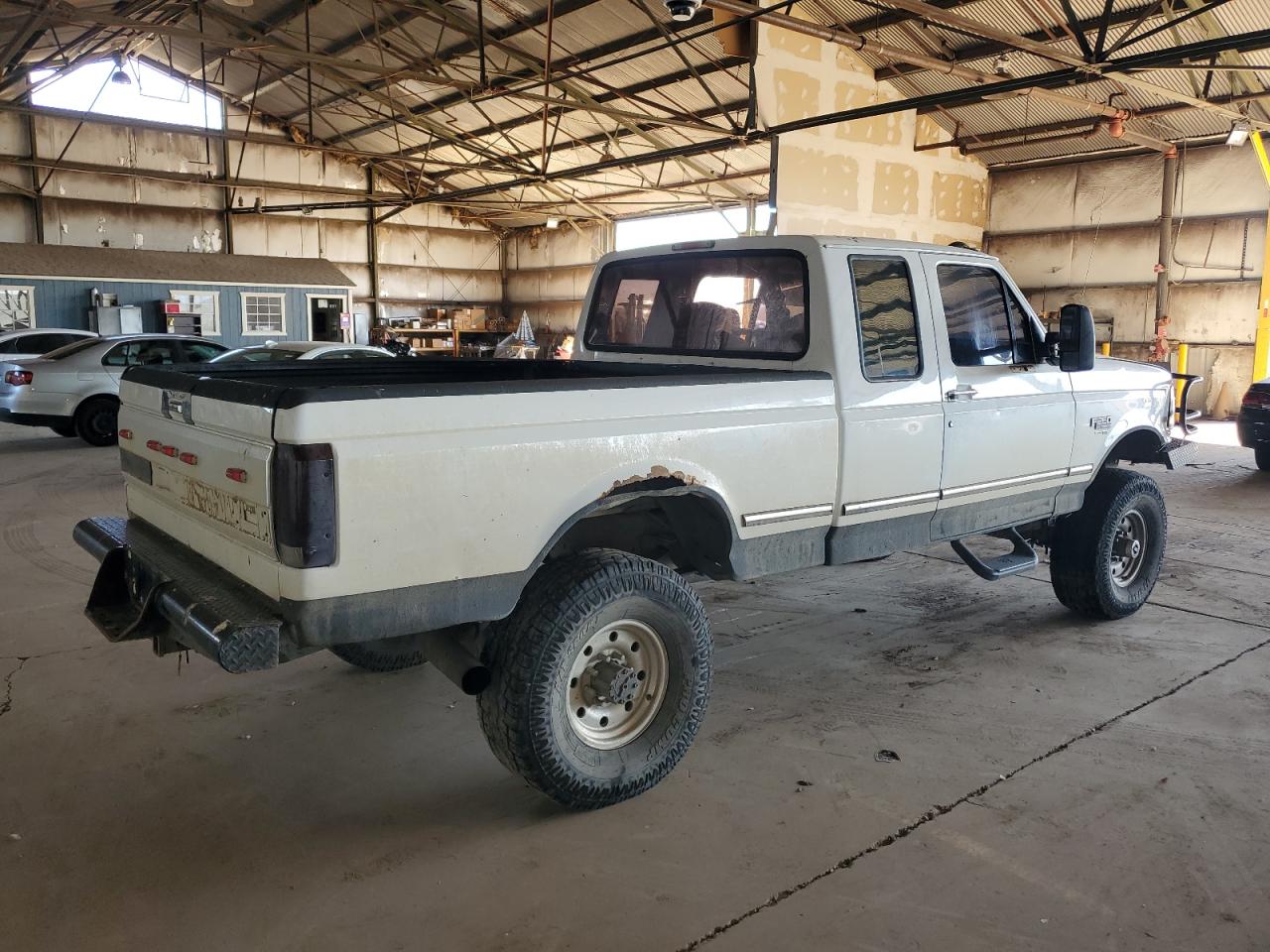 Photo 2 VIN: 1FTHX26F4TEB38444 - FORD F250 