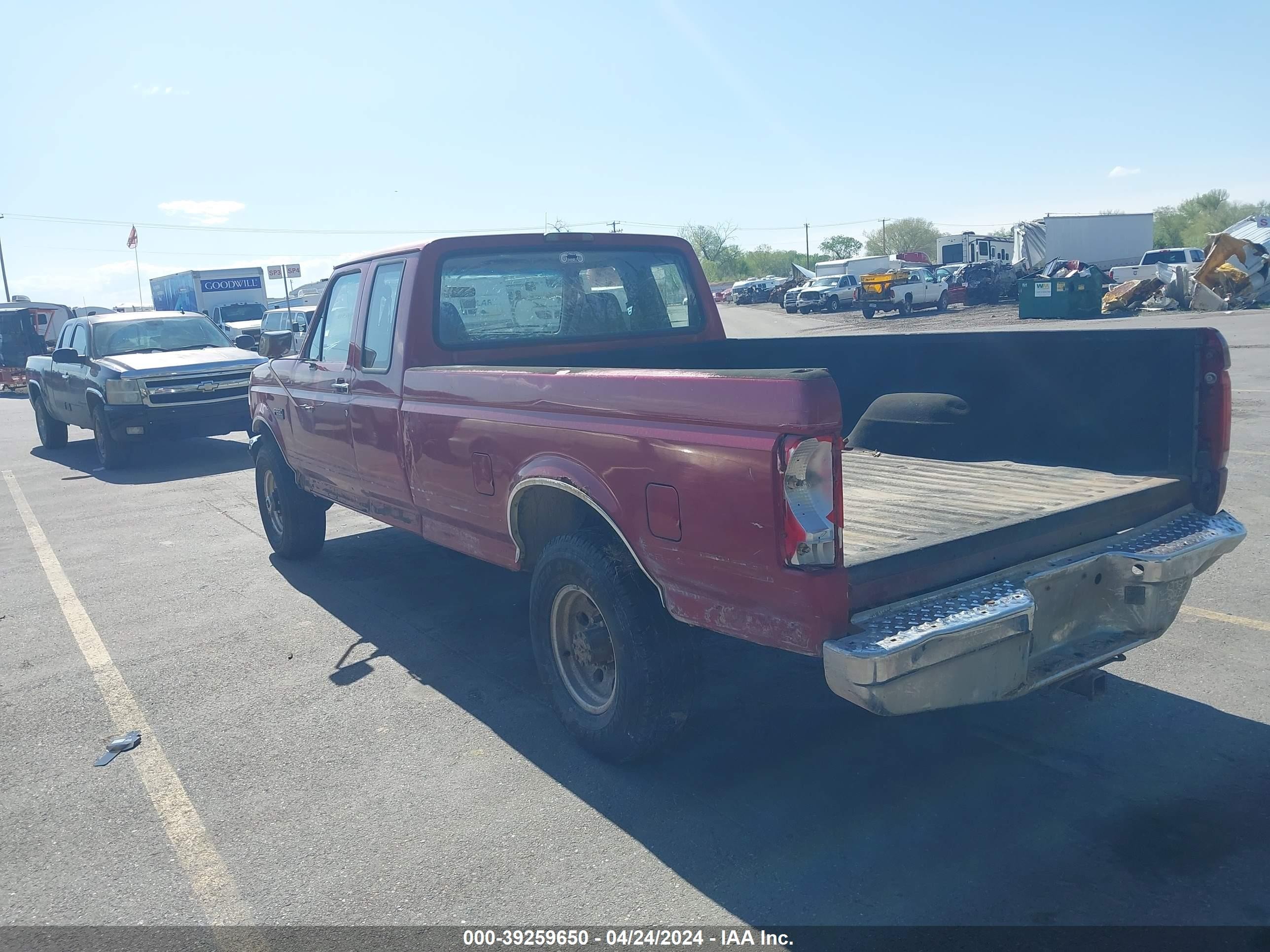 Photo 2 VIN: 1FTHX26F5SKB06988 - FORD F250 