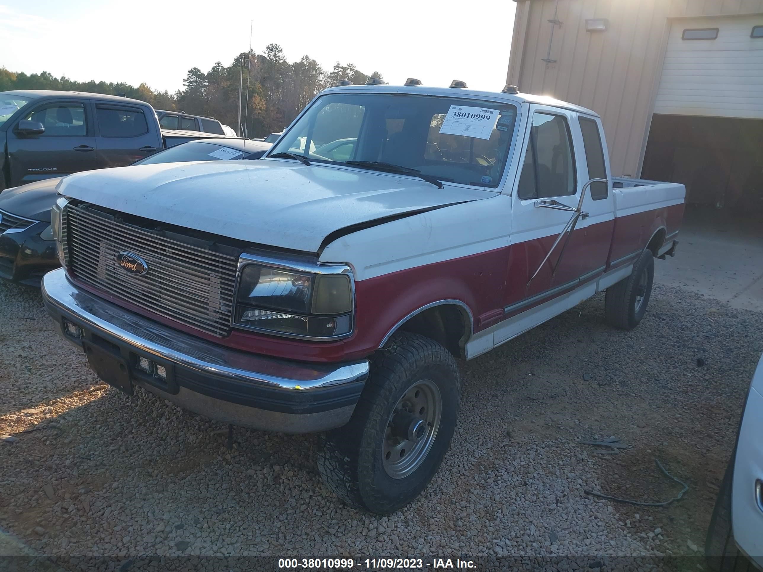 Photo 1 VIN: 1FTHX26F5SKB48836 - FORD F250 