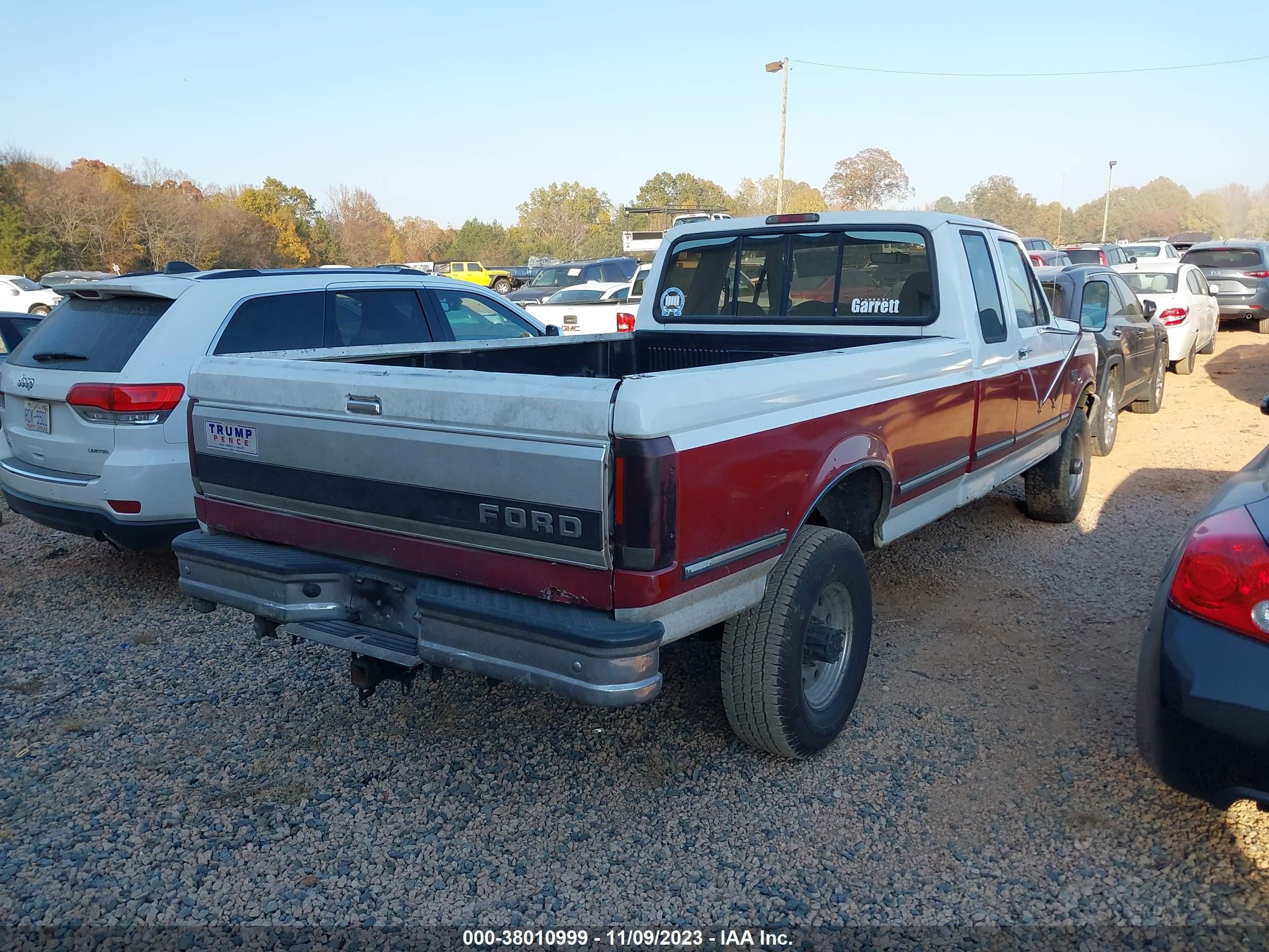 Photo 3 VIN: 1FTHX26F5SKB48836 - FORD F250 