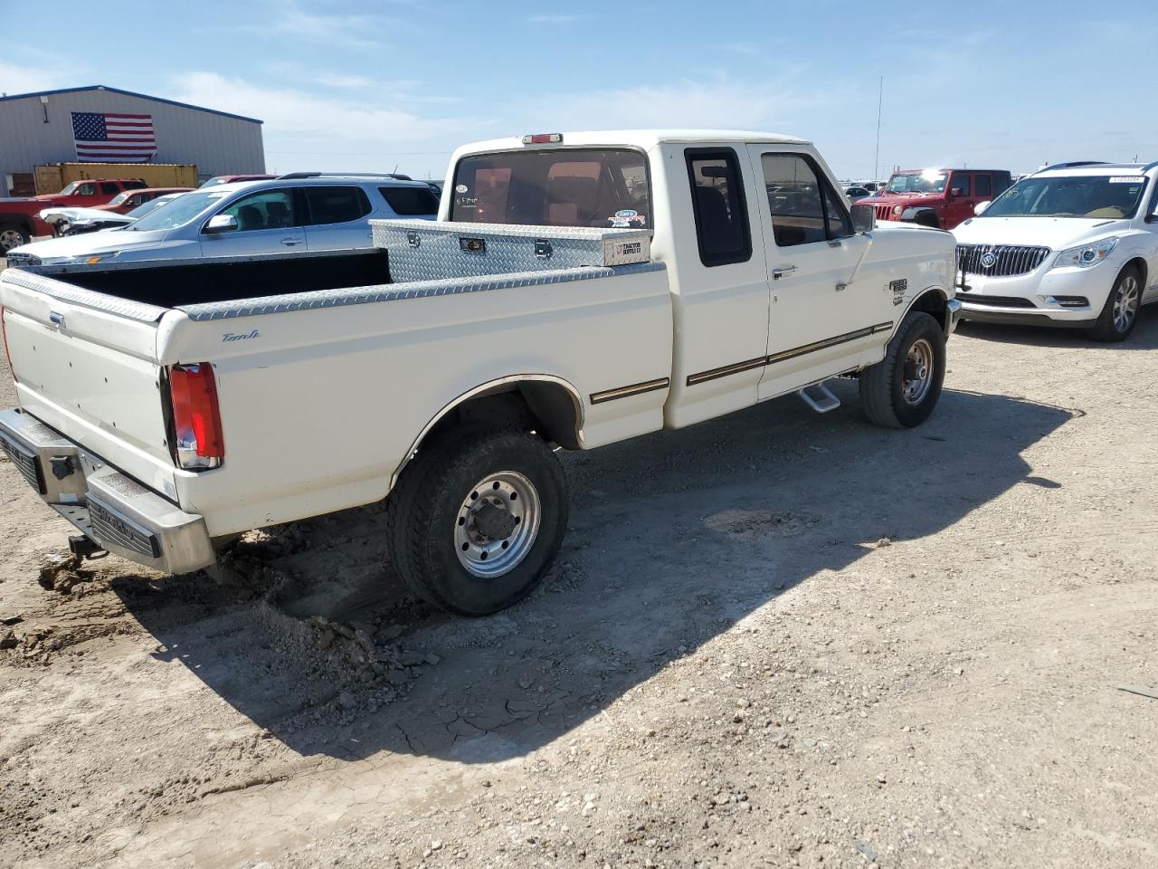 Photo 2 VIN: 1FTHX26F7TEB62317 - FORD F250 