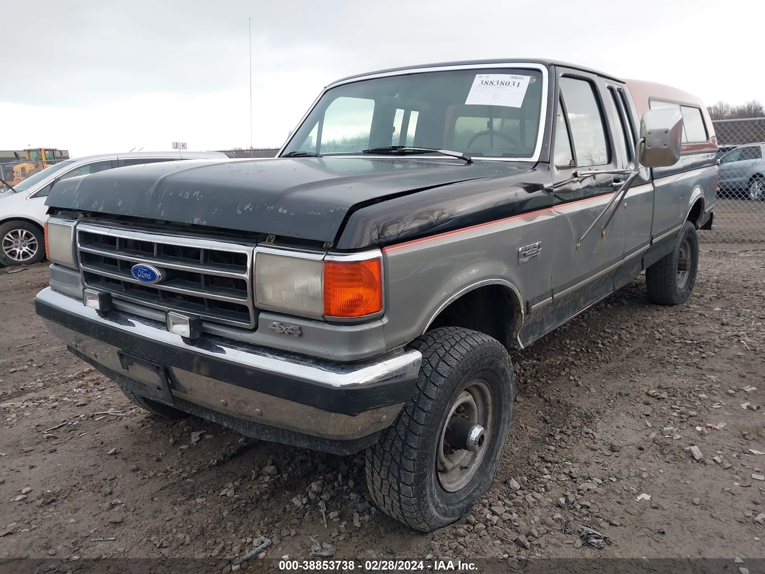 Photo 1 VIN: 1FTHX26G2KKB35728 - FORD F250 