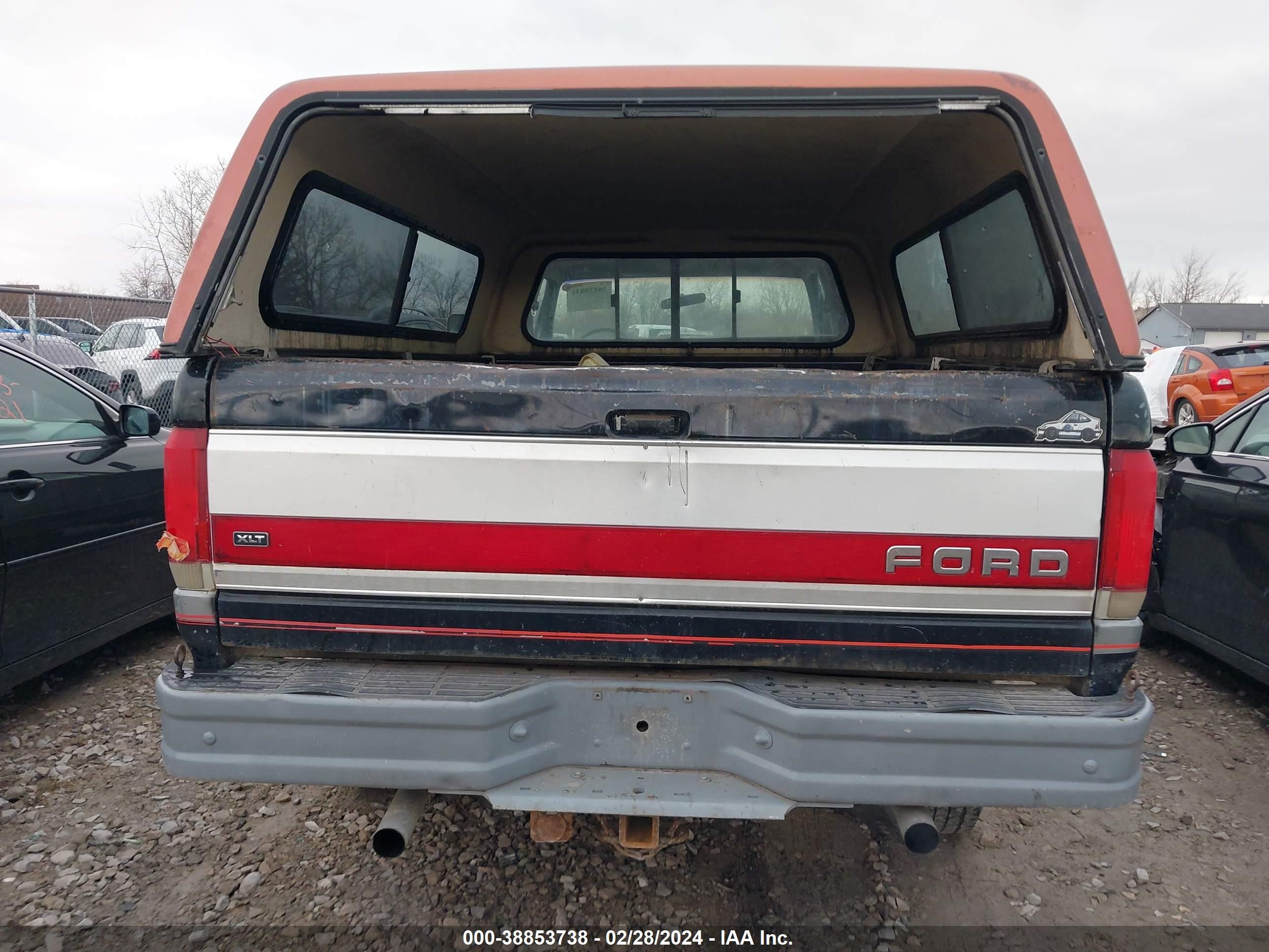 Photo 15 VIN: 1FTHX26G2KKB35728 - FORD F250 