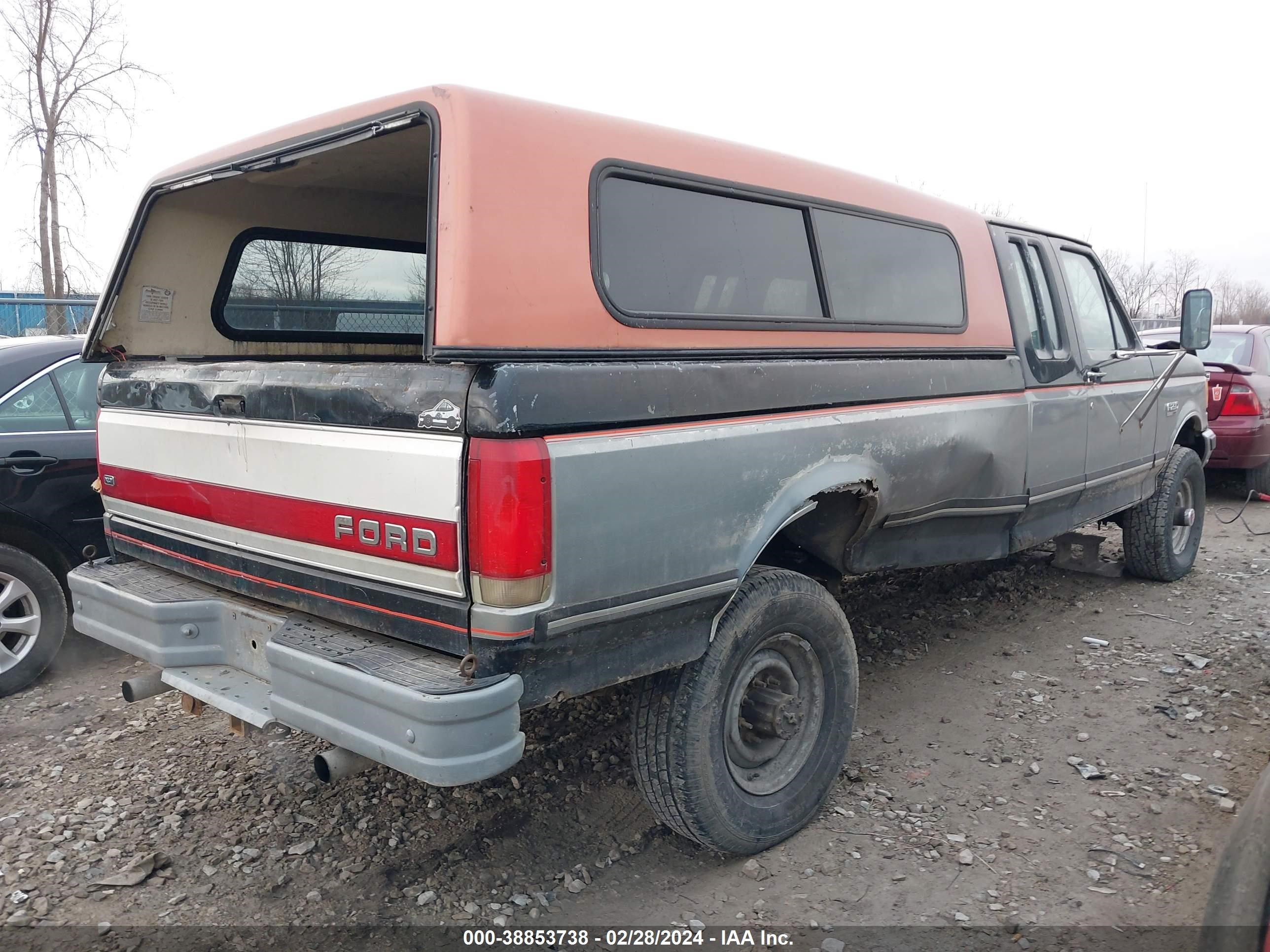 Photo 3 VIN: 1FTHX26G2KKB35728 - FORD F250 