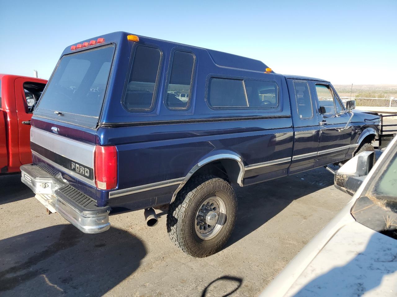 Photo 2 VIN: 1FTHX26H7NKA07854 - FORD F250 