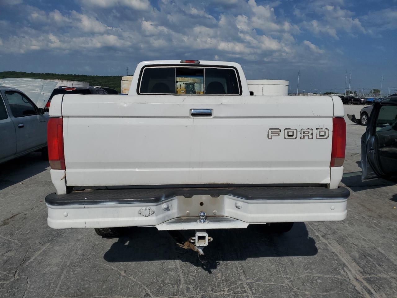 Photo 5 VIN: 1FTHX26H8VEB83715 - FORD F250 