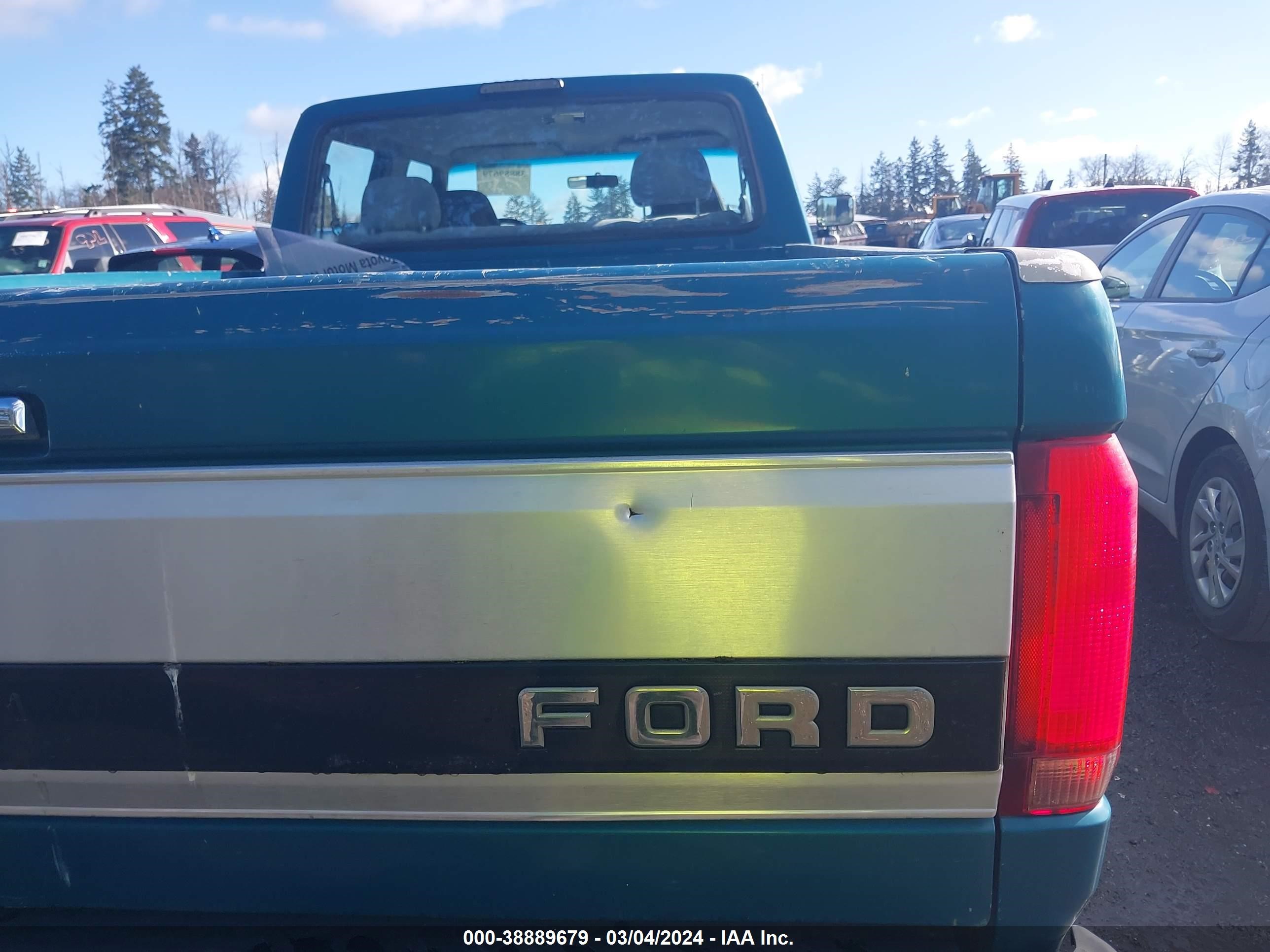 Photo 11 VIN: 1FTJW35F2REA34331 - FORD F350 