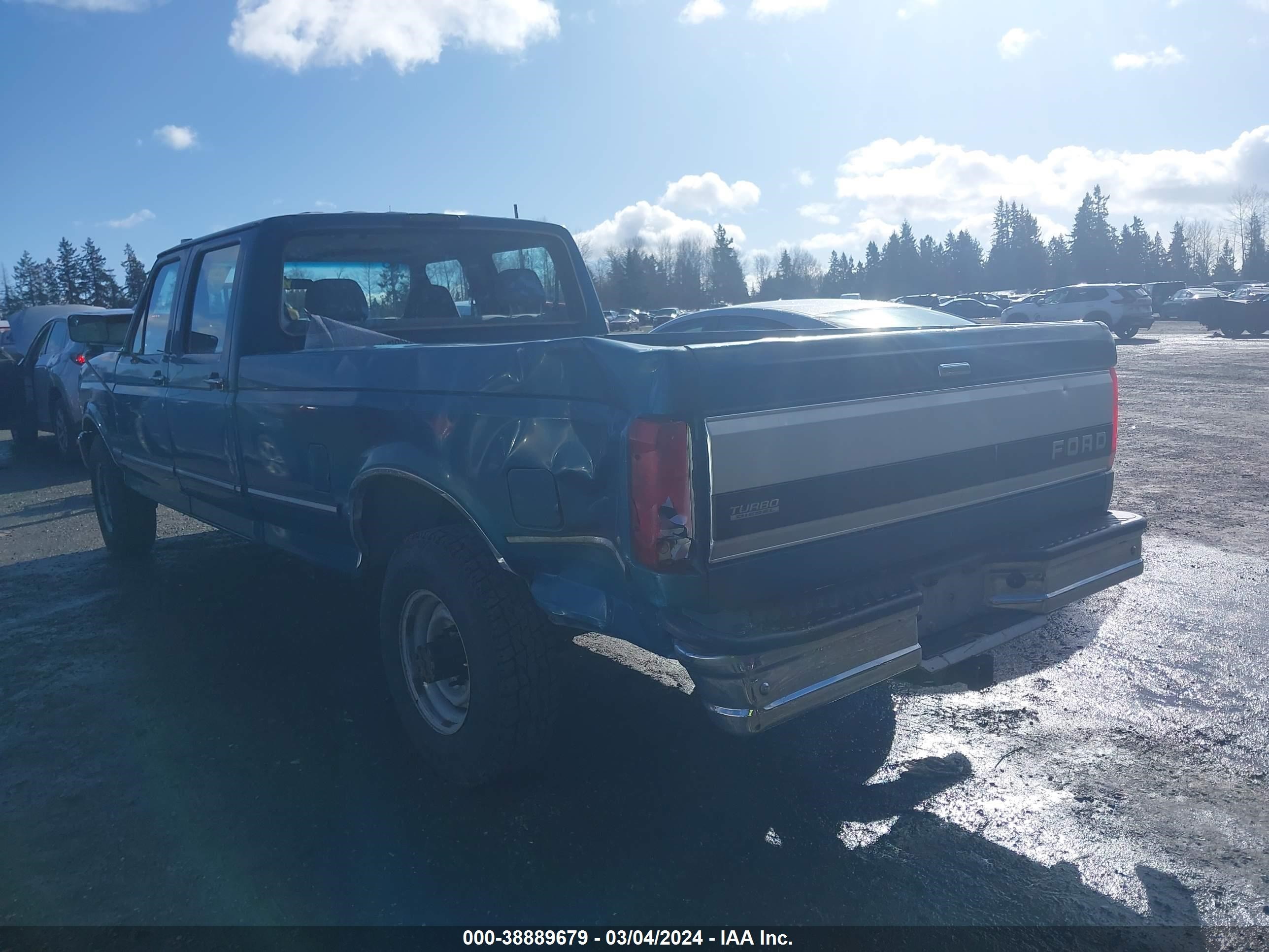 Photo 2 VIN: 1FTJW35F2REA34331 - FORD F350 