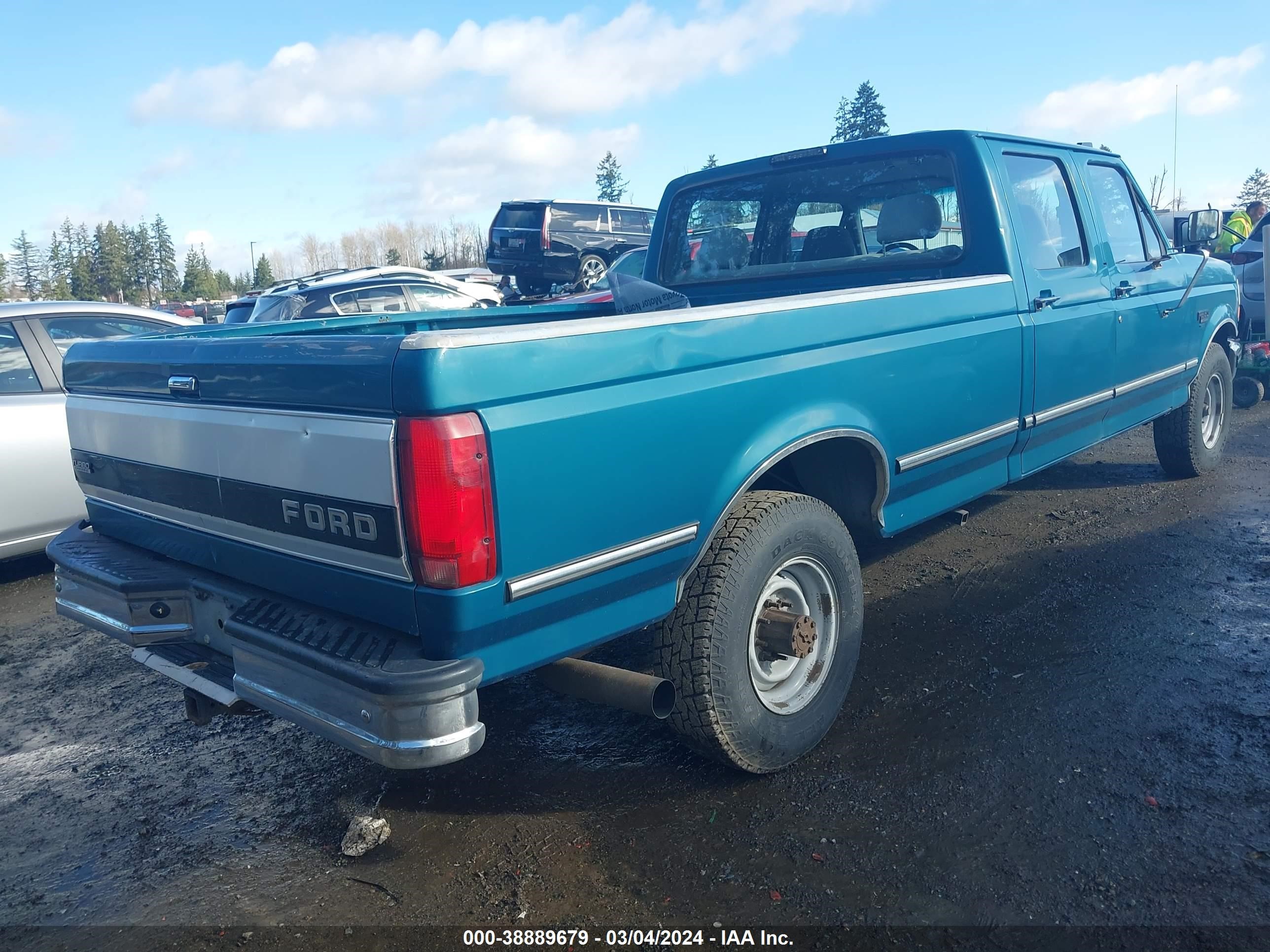 Photo 3 VIN: 1FTJW35F2REA34331 - FORD F350 