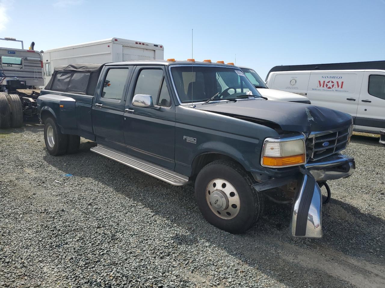 Photo 3 VIN: 1FTJW35F2SEA61812 - FORD F350 