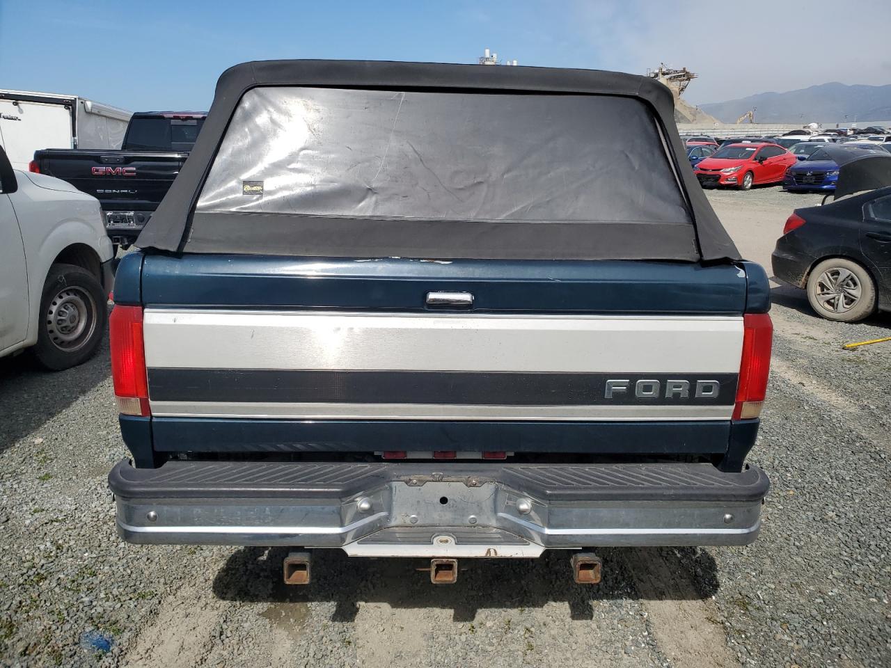 Photo 5 VIN: 1FTJW35F2SEA61812 - FORD F350 