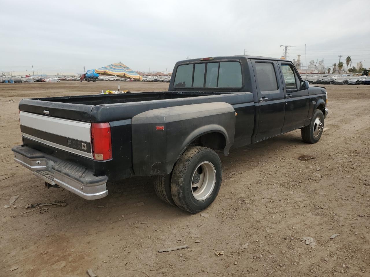 Photo 2 VIN: 1FTJW35G8SEA43856 - FORD F350 