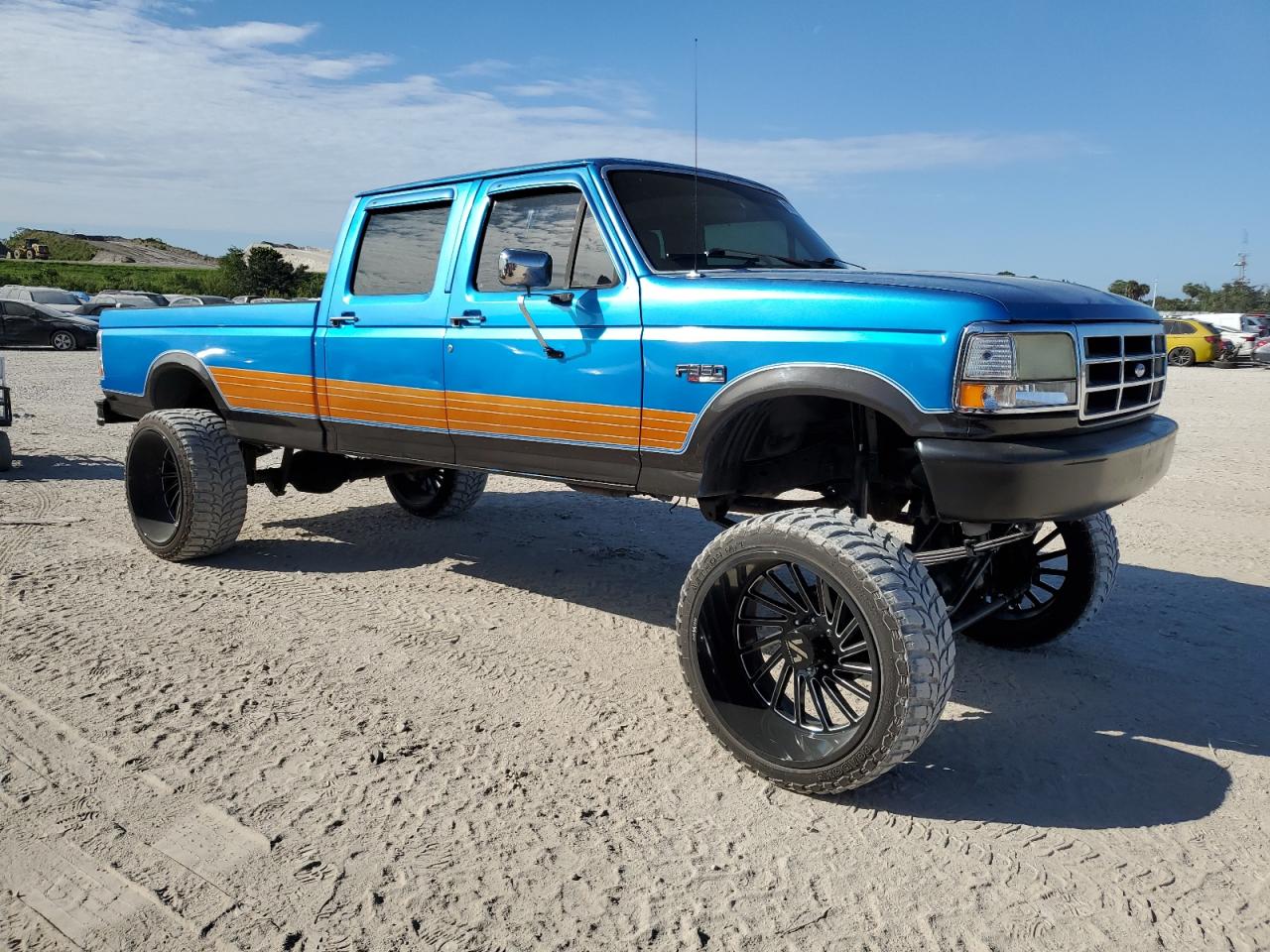 Photo 3 VIN: 1FTJW35H2VEA66305 - FORD F350 