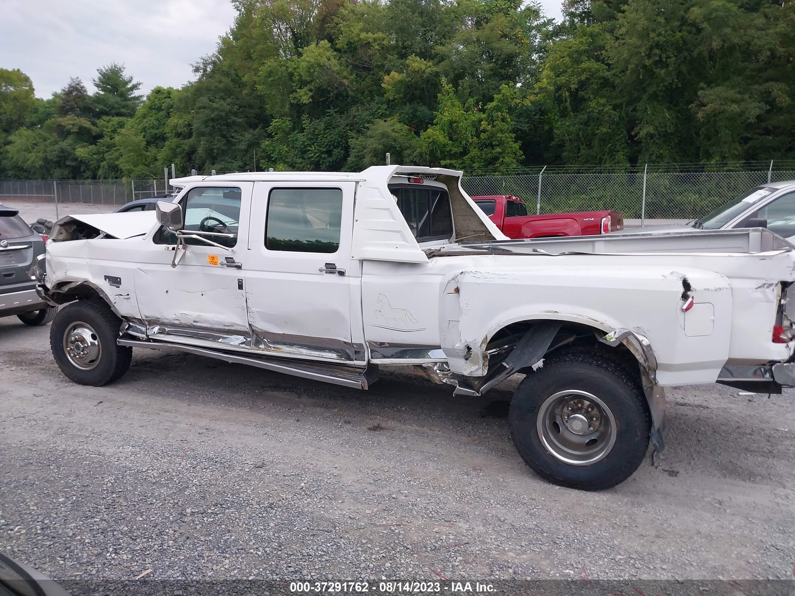 Photo 13 VIN: 1FTJW36F2TEB29607 - FORD F350 