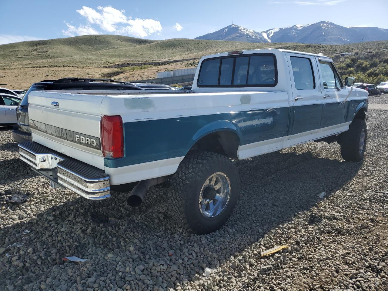 Photo 2 VIN: 1FTJW36F3SEA15324 - FORD F350 