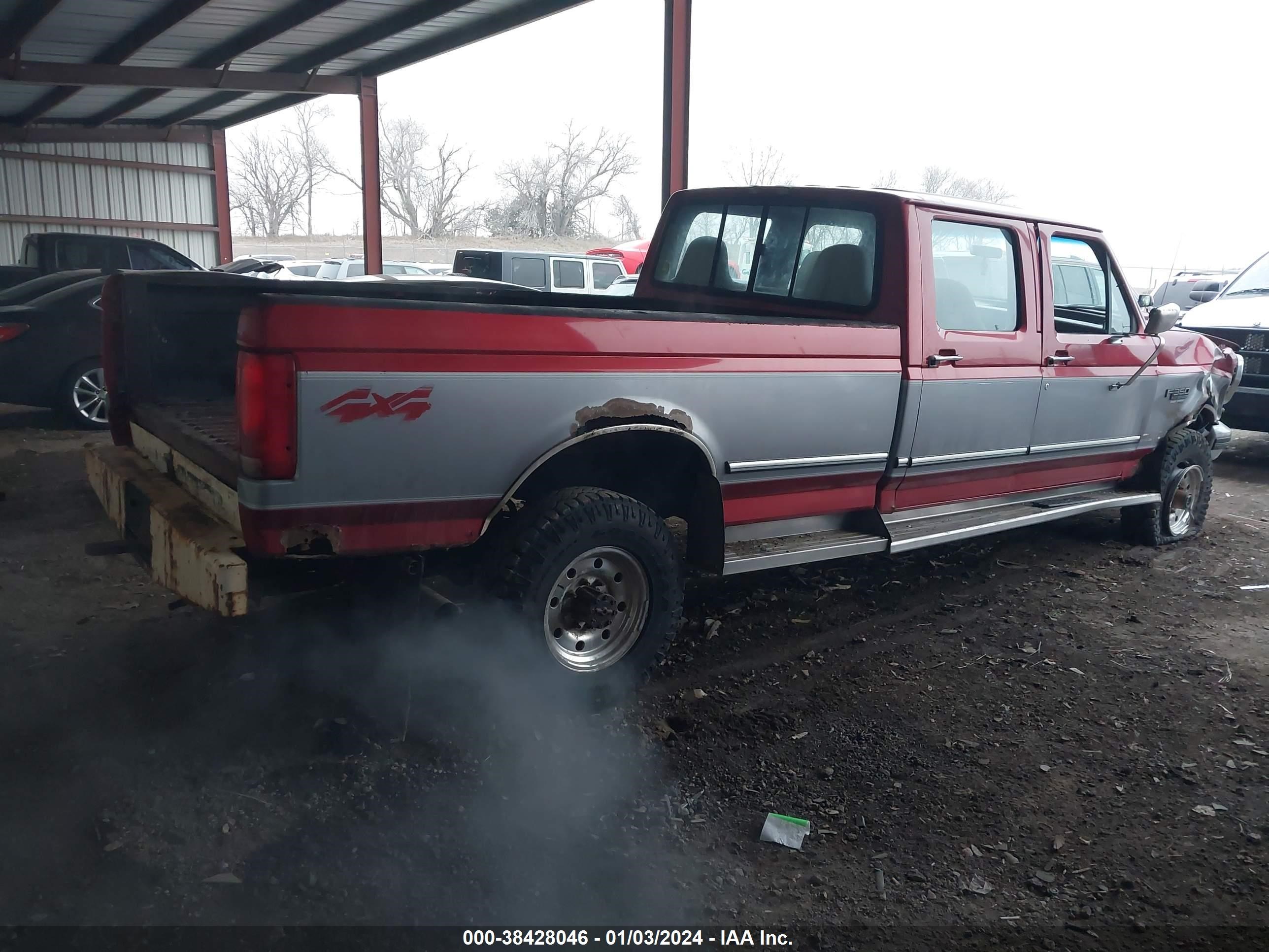 Photo 4 VIN: 1FTJW36F5TEA98112 - FORD F350 