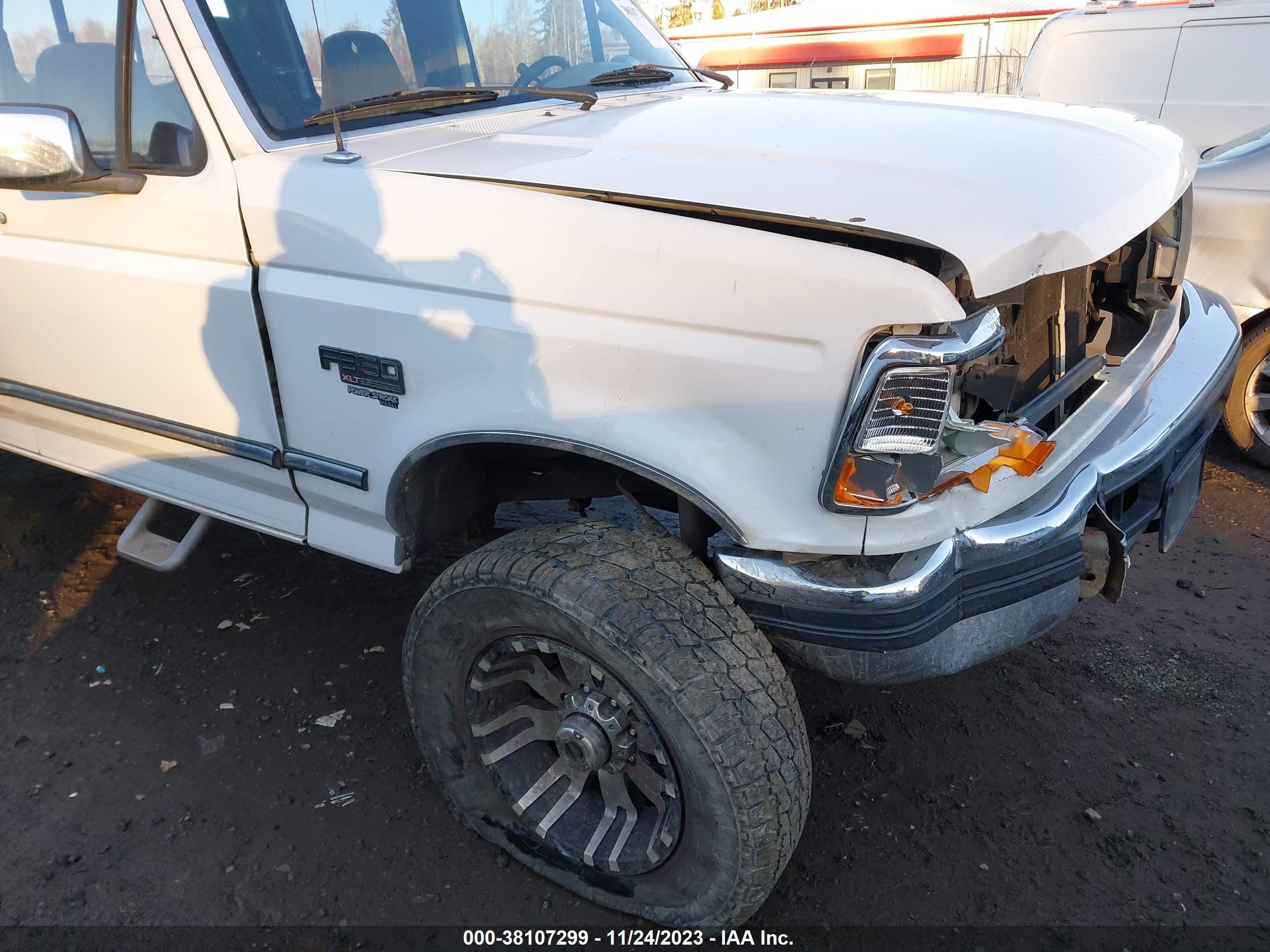 Photo 5 VIN: 1FTJW36F5VEA73312 - FORD F350 