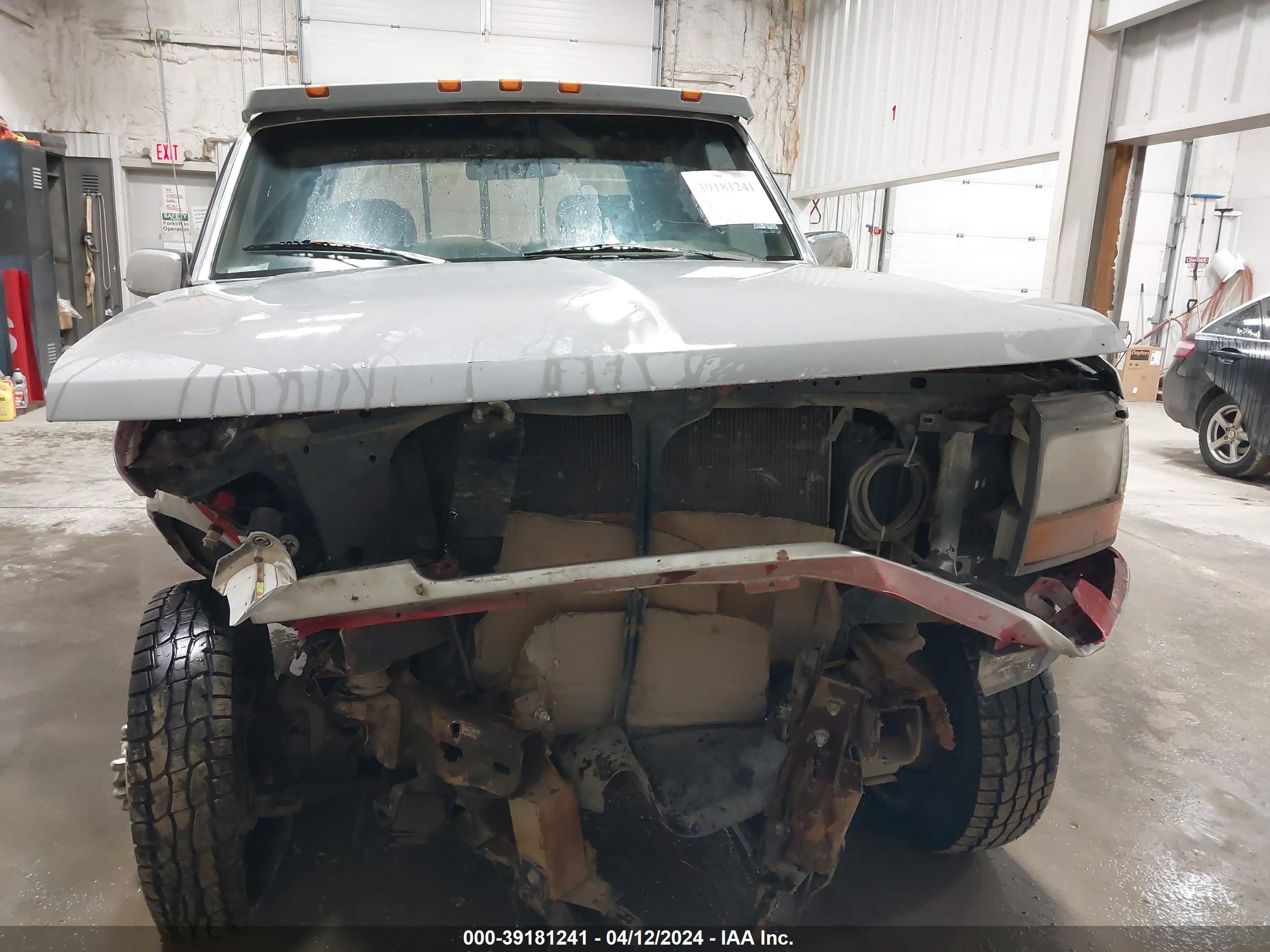 Photo 12 VIN: 1FTJW36F9SEA31575 - FORD F350 