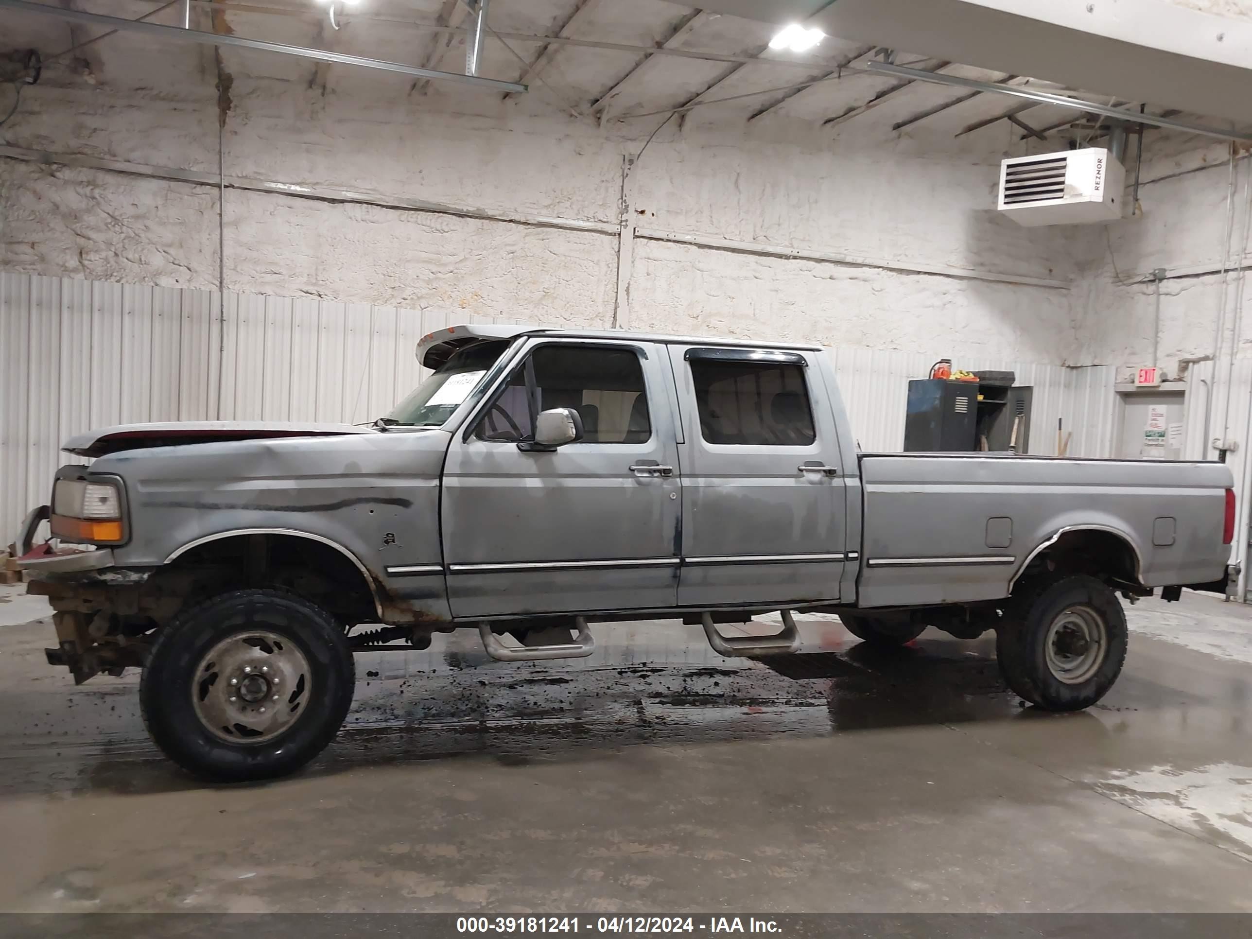 Photo 14 VIN: 1FTJW36F9SEA31575 - FORD F350 