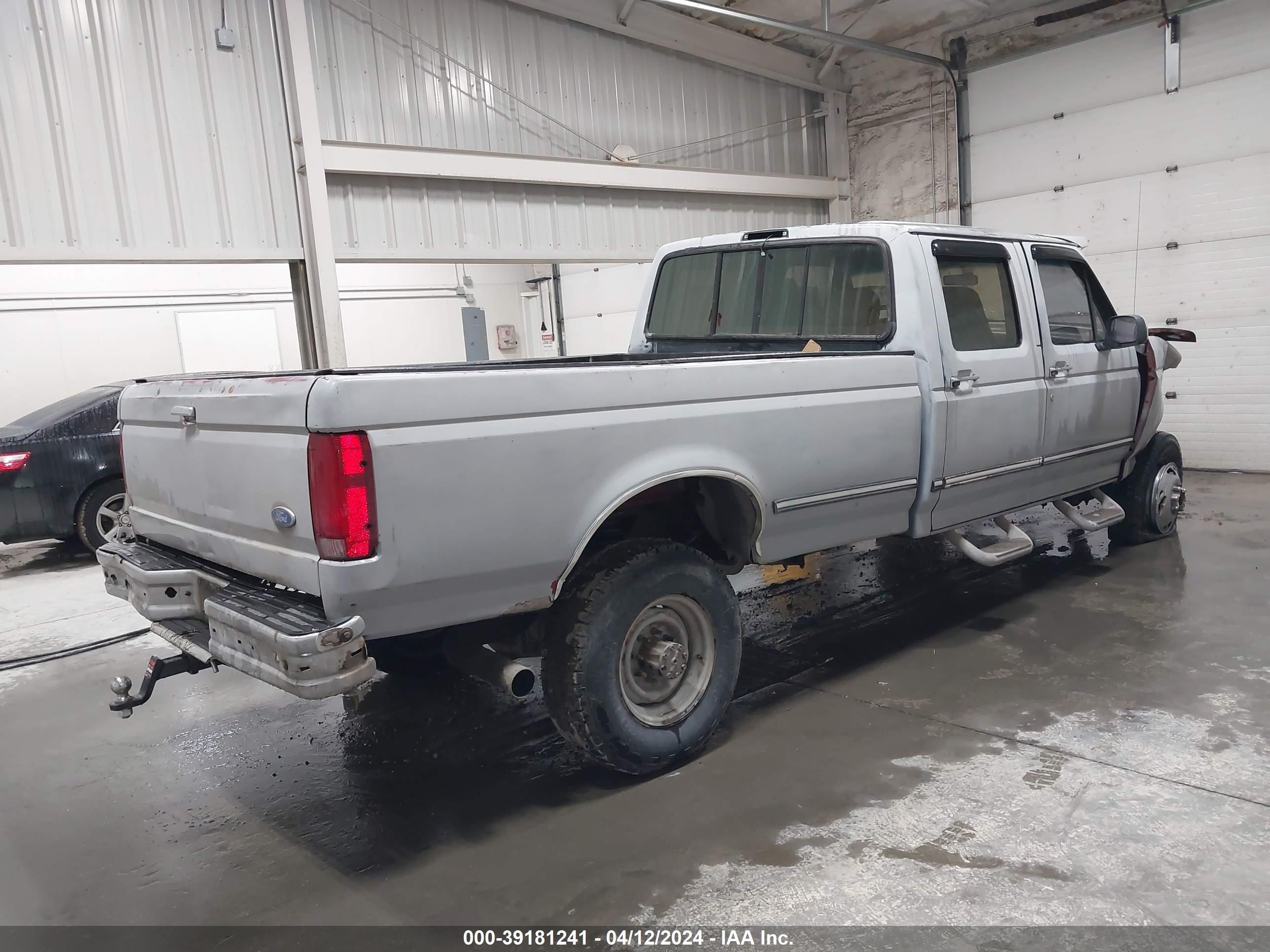 Photo 3 VIN: 1FTJW36F9SEA31575 - FORD F350 