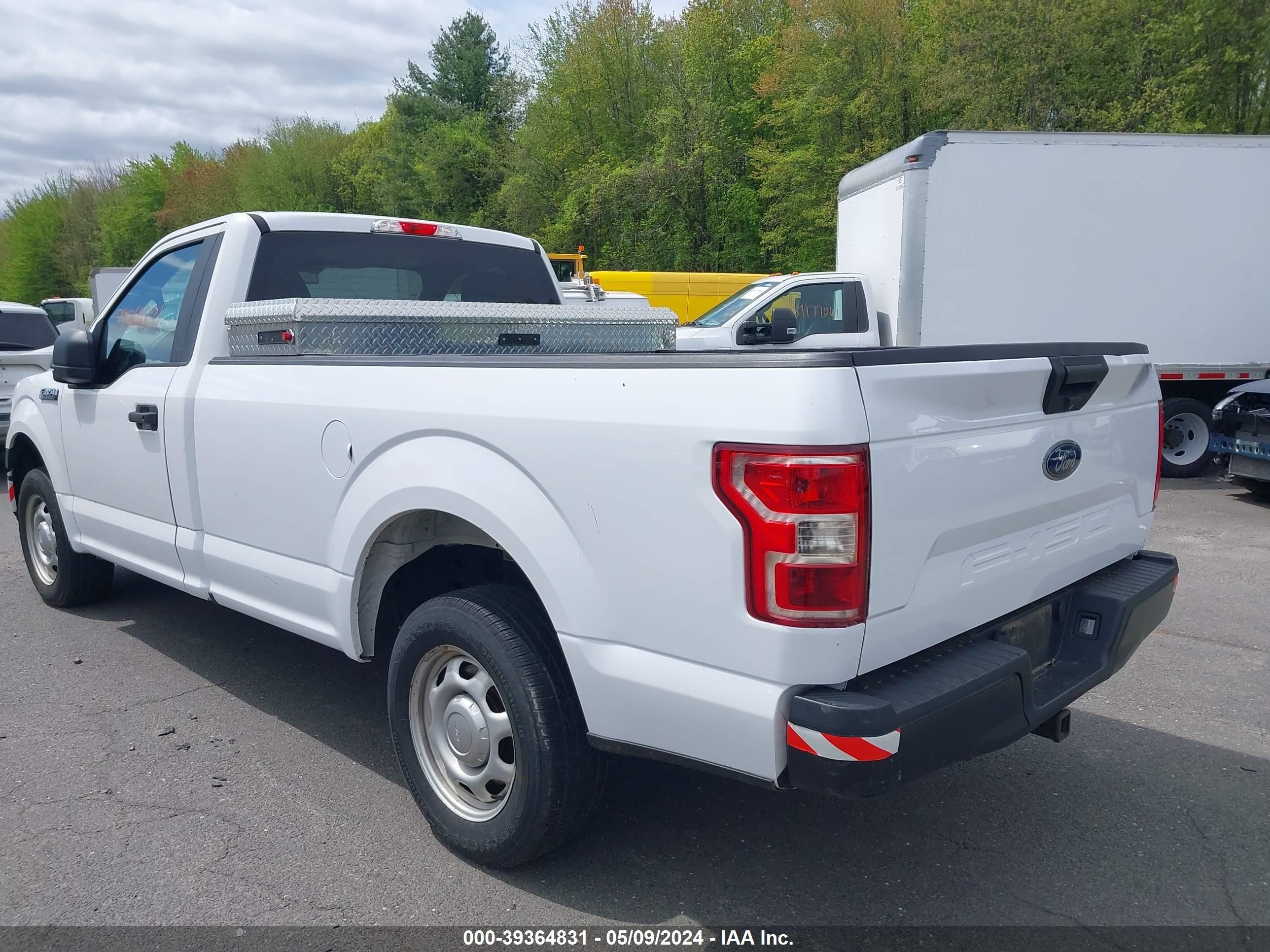 Photo 2 VIN: 1FTMF1C5XJKD63263 - FORD F-150 