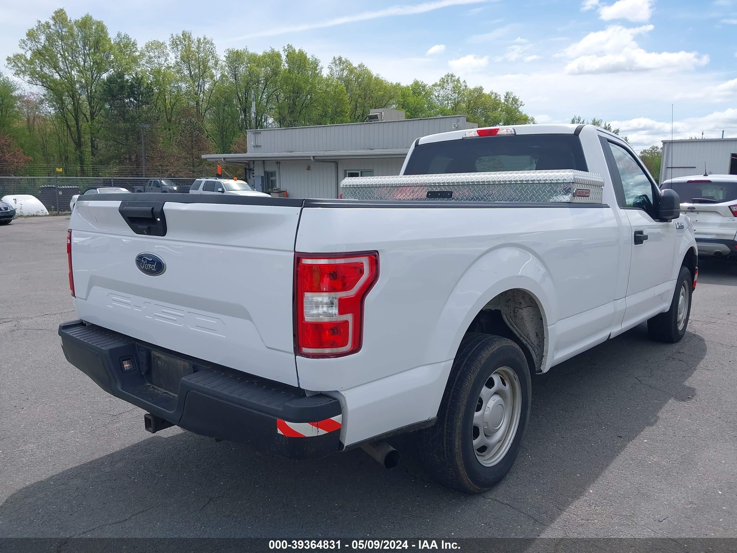 Photo 3 VIN: 1FTMF1C5XJKD63263 - FORD F-150 